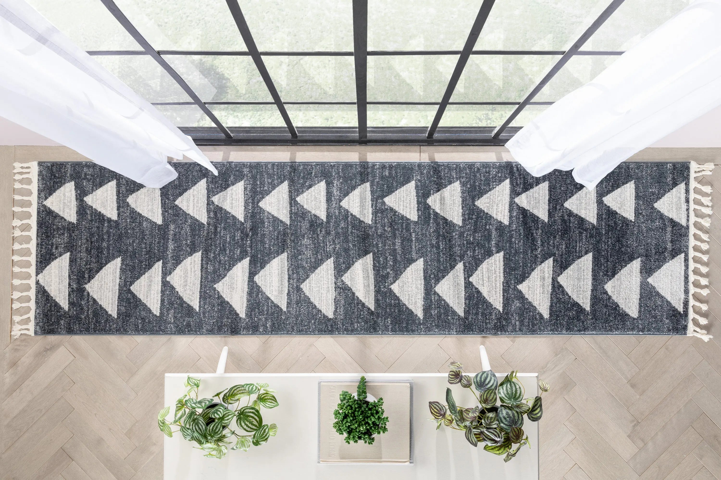 Triangles Modern Geometric Pattern Grey Kids Rug、mySite、gigharbornorthrealestate