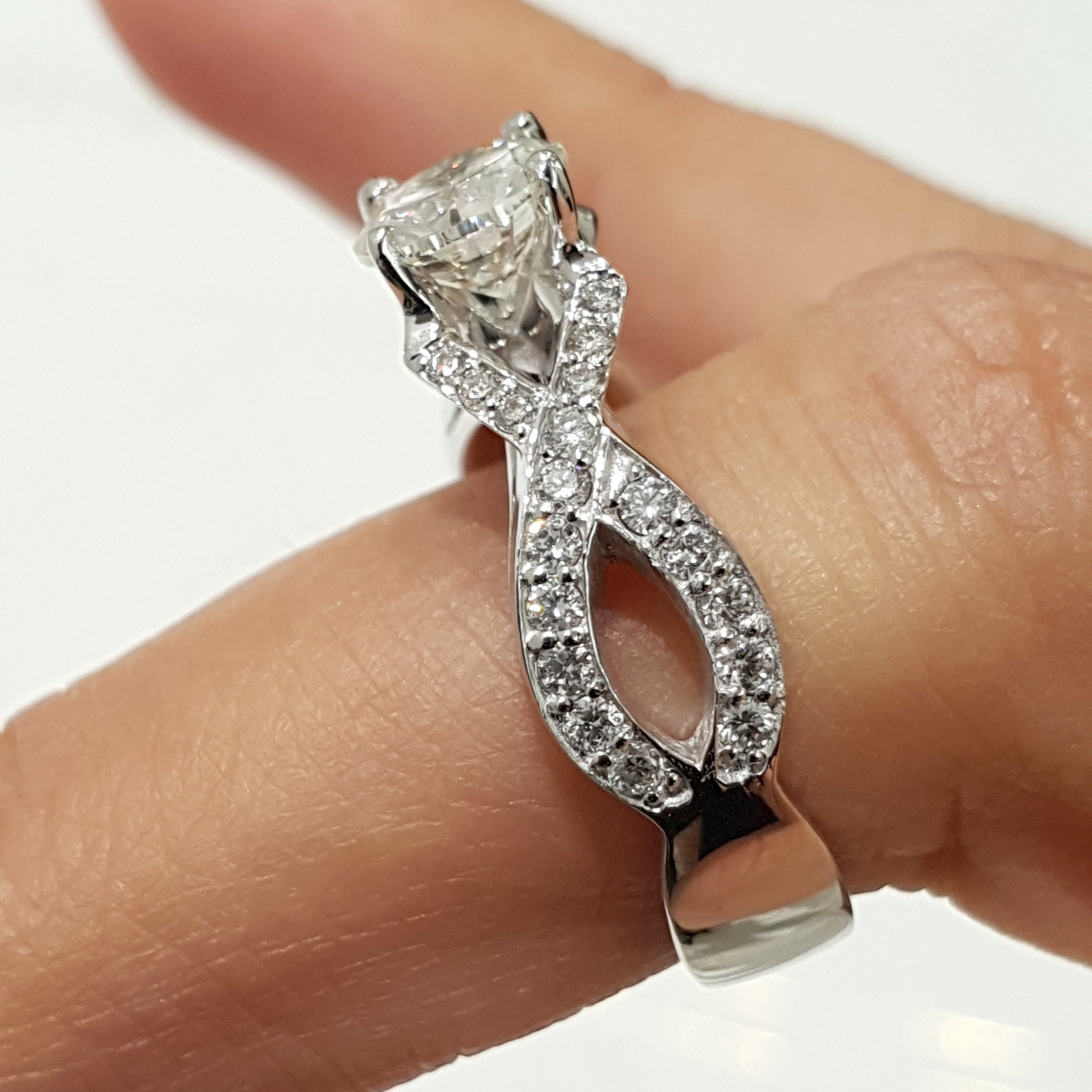 Emery Diamond Engagement Ring -Platinum、mySite、hinf8tx79