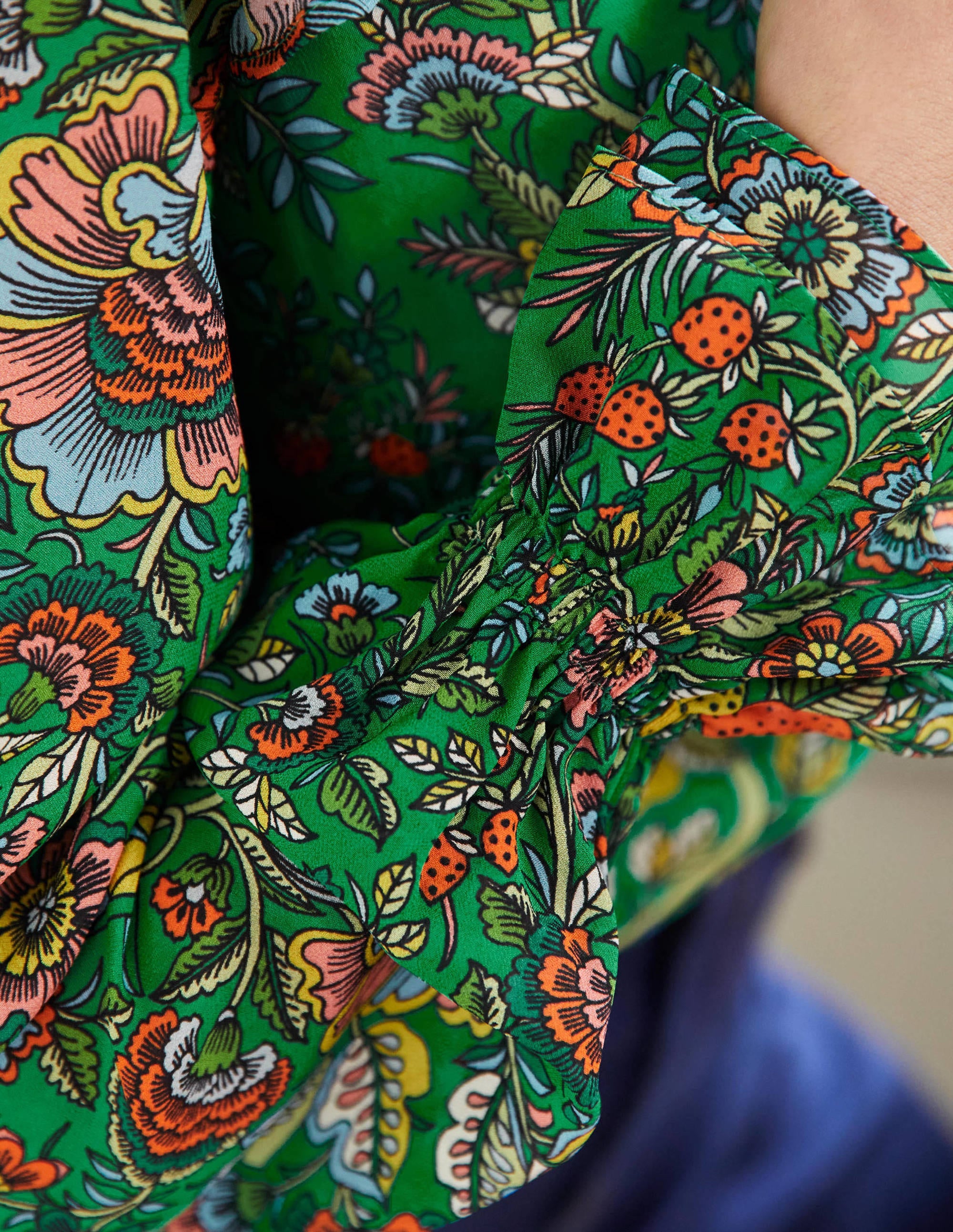  Ruffle Neck Blouse-Rich Emerald, Tropic Meadow、mySite、ashleygrahame