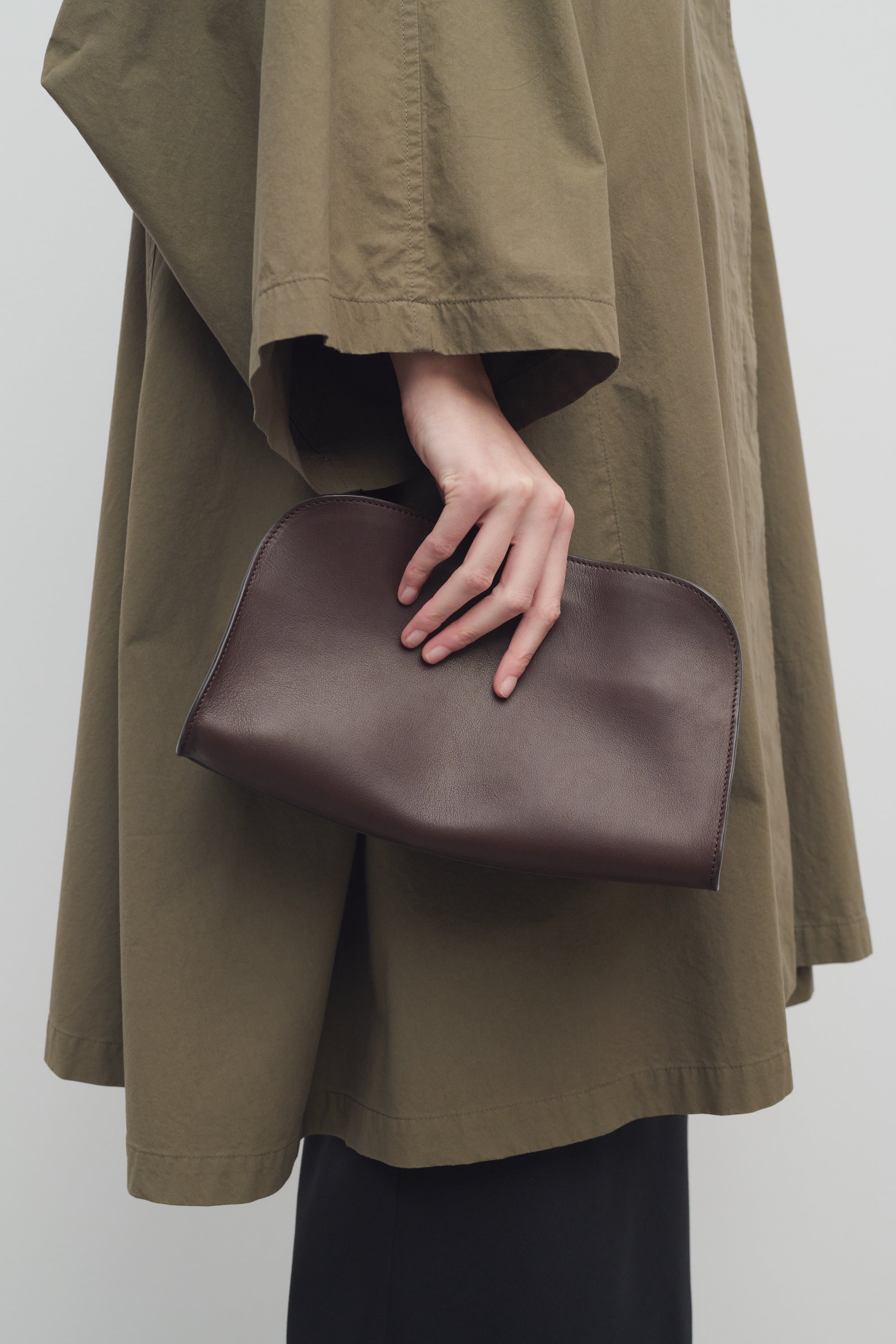 Peggy Clutch in Leather、mySite、aoinhome