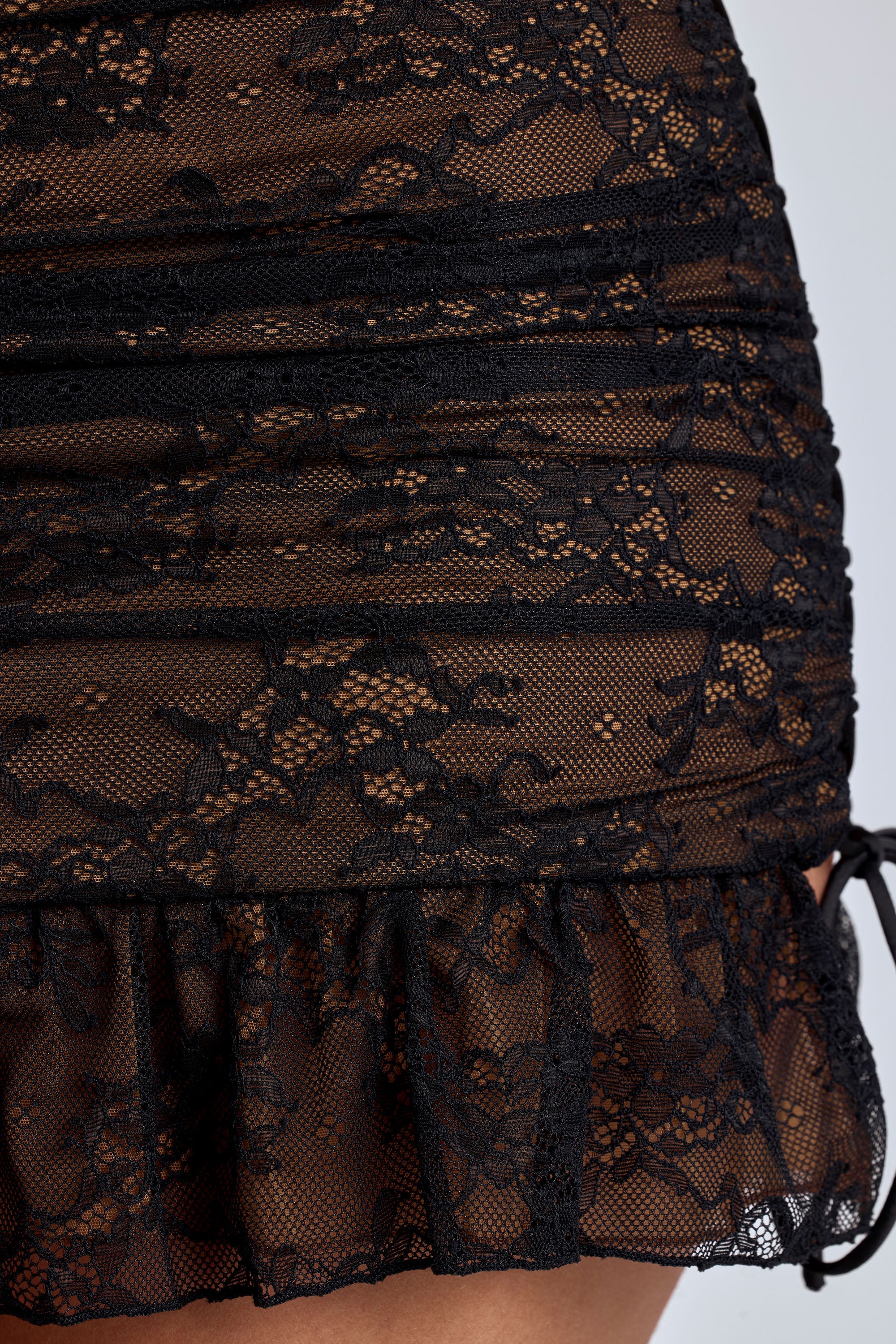 Lace Ruffle Mini Skirt in Black、mySite、solidvoid