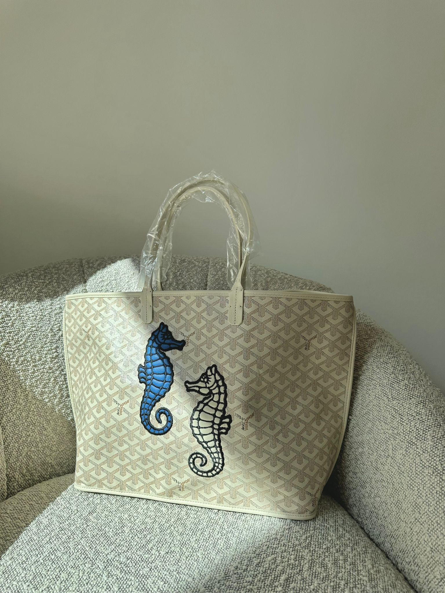 Goyard Anjou PM Seahorse Embroidery Bag (Sand)、mySite、garminoutage.com