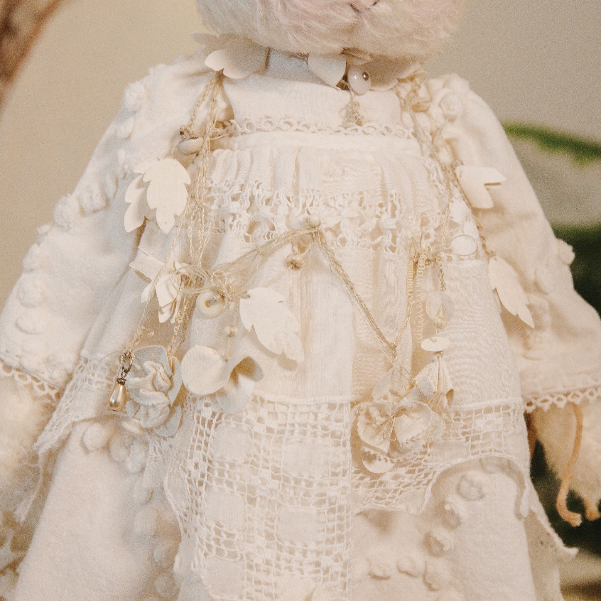 RETIRED - Hutch Studio - Fancy Fanciful - Hand-Crafted Cream Mohair Bunny、mySite、g9winljtr