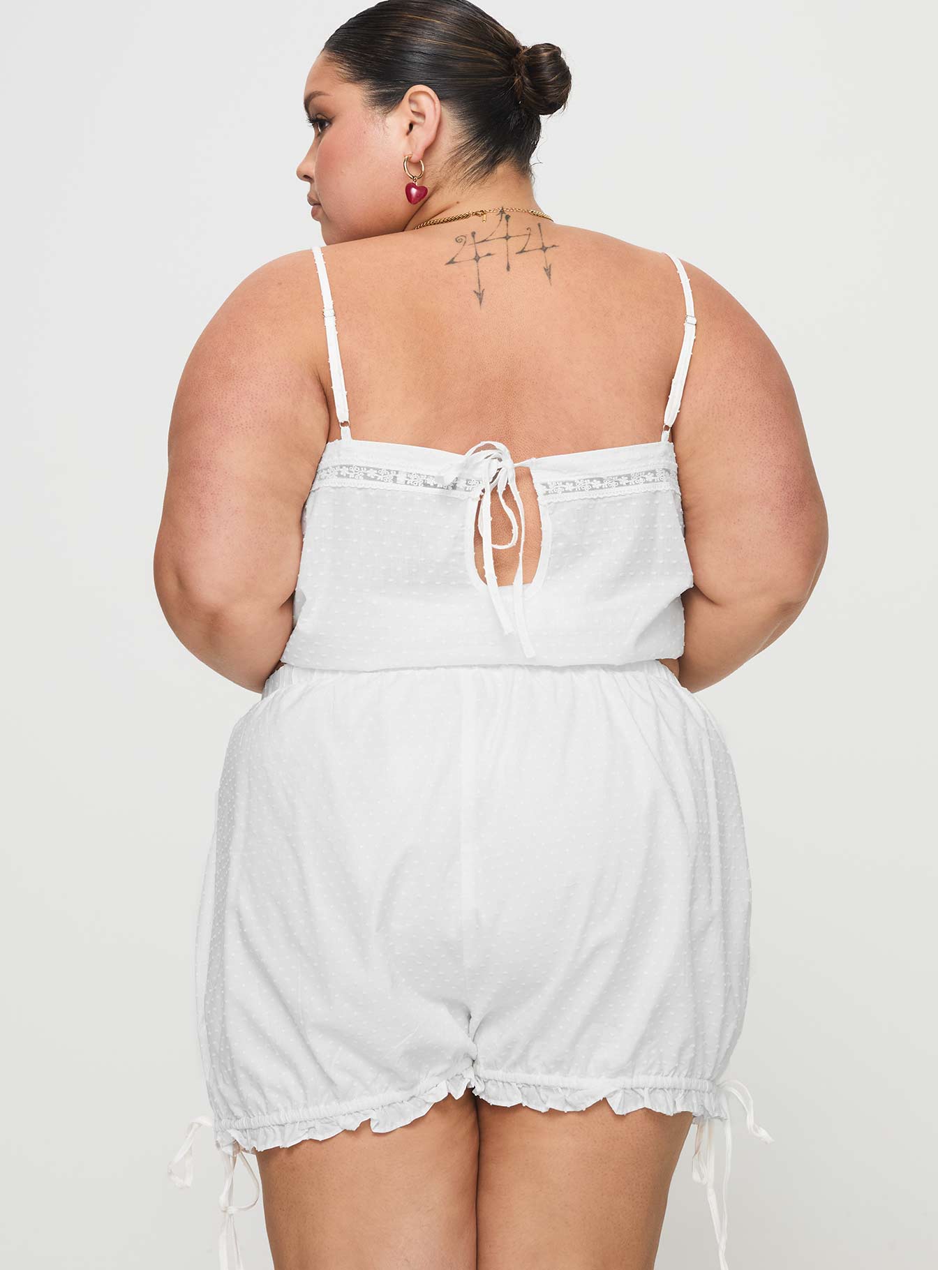 Invisible String Sleep Short White Curve、mySite、solidvoid