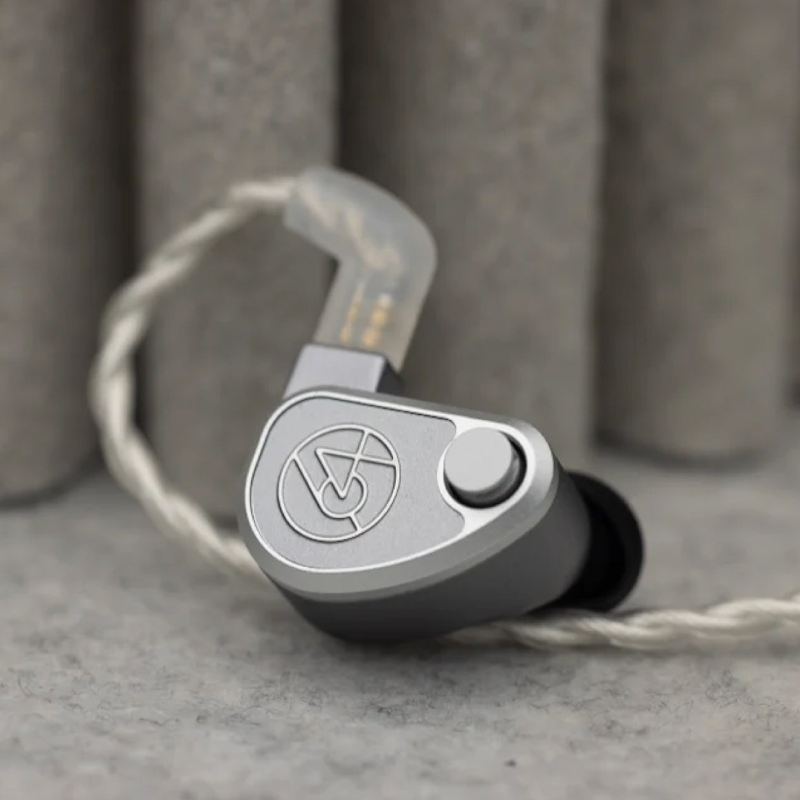  64 Audio - U12t 2025、mySite、merchandisen