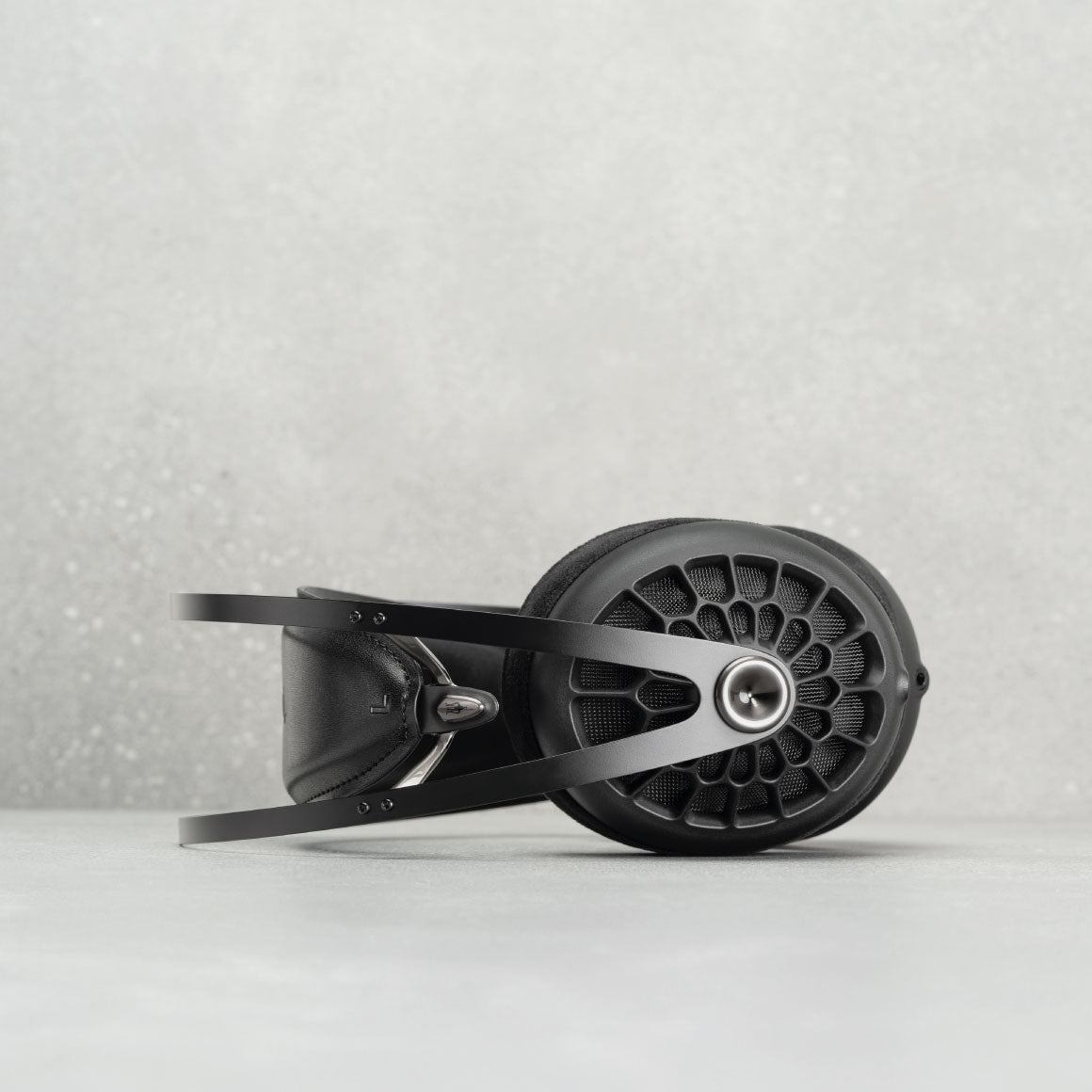  Meze - 105 AER、mySite、merchandisen