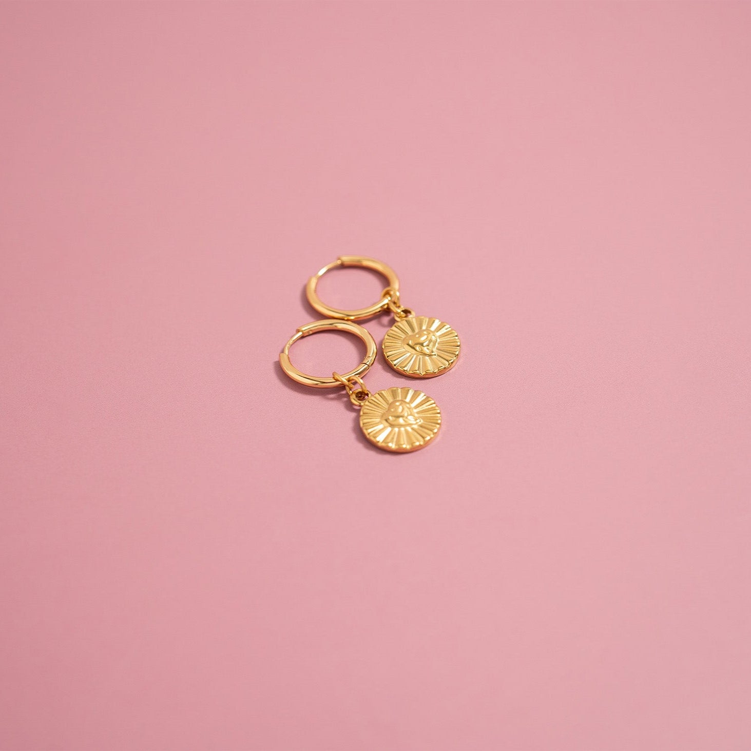 18K Gold PVD Sunburst Heart Huggie Earring / ERJ0083、mySite、dreamappss