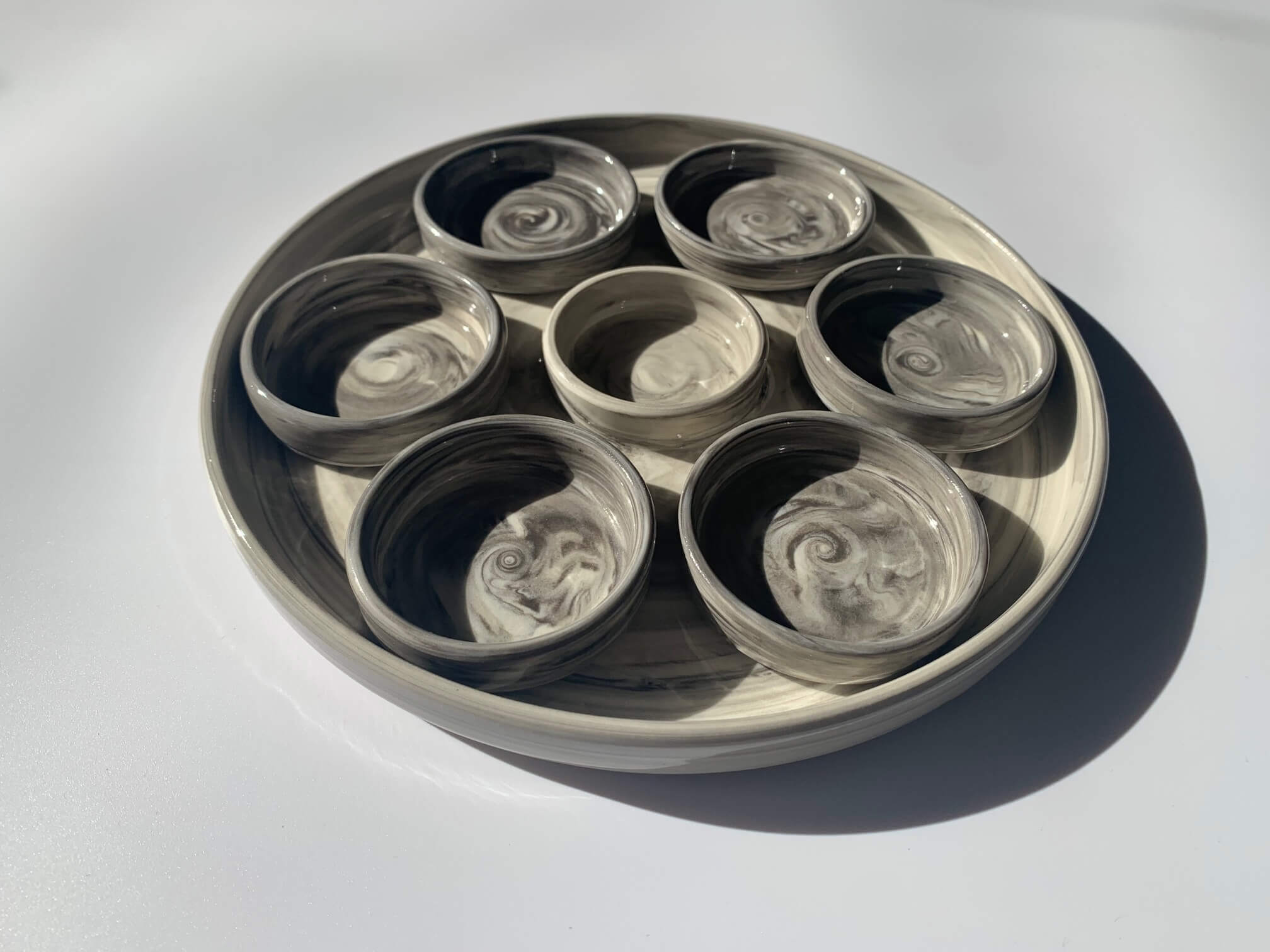 Modern Swirl Ceramic Seder Plate、mySite、topwebapps