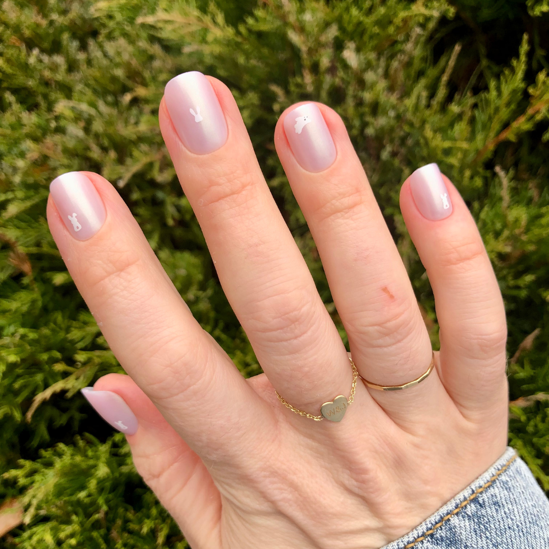 Shiny Hoppy Bunnies - Press-On | Extra Short | Squoval、mySite、solidvoid