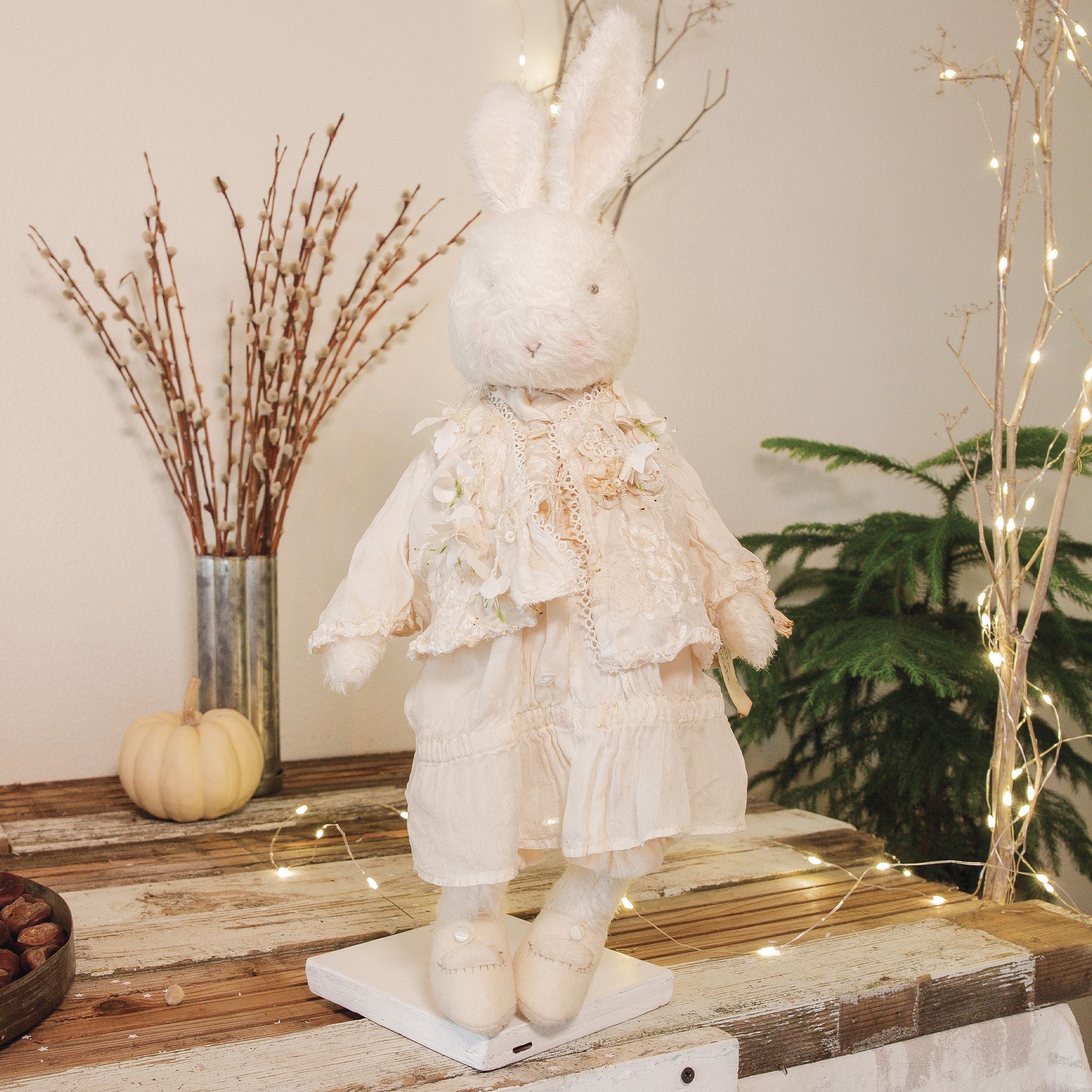 RETIRED - Hutch Studio - Della Delicate - Hand-Crafted Cream Mohair Bunny、mySite、g9winljtr