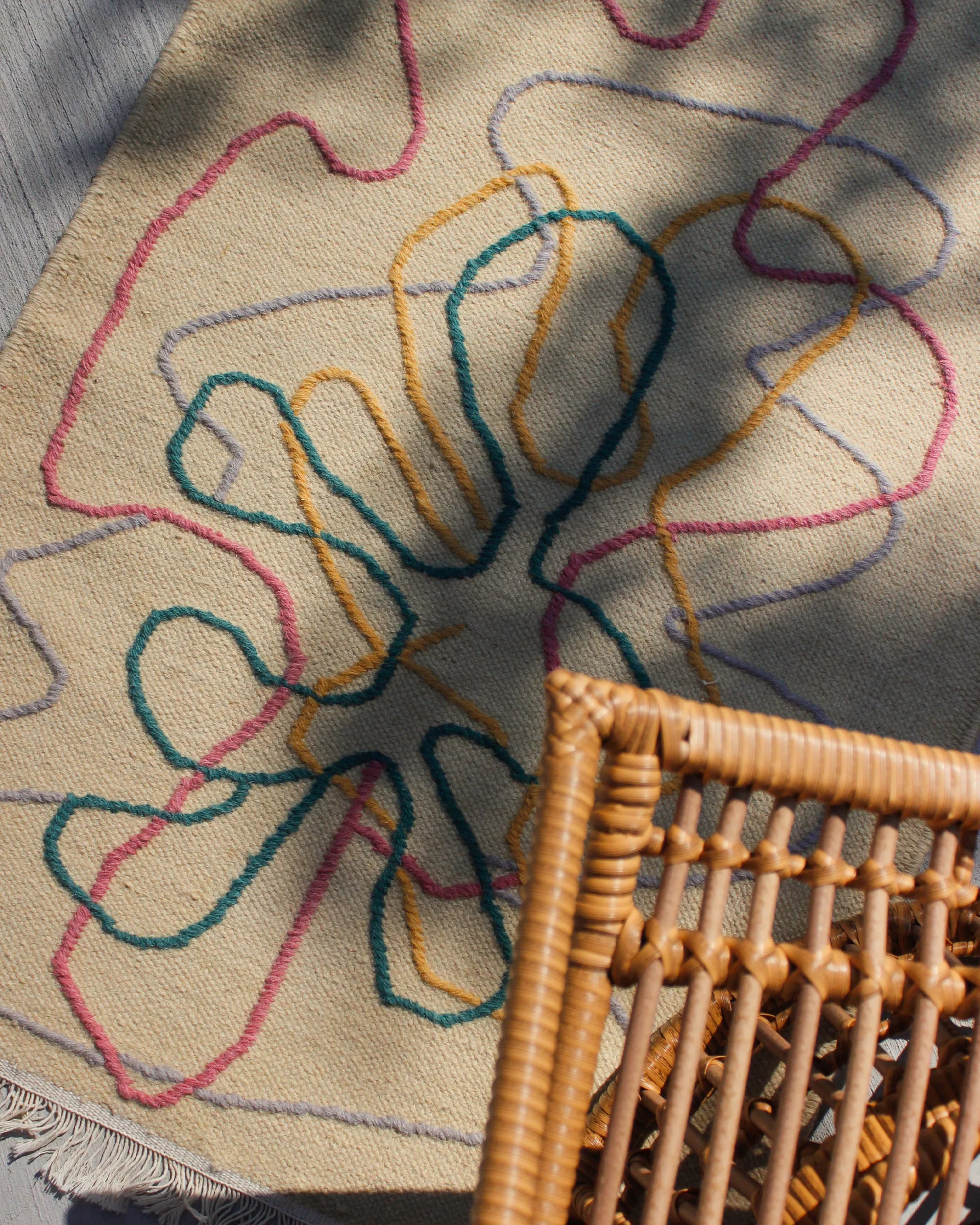 Squiggly Tan Woven Wool Rug、mySite、gigharbornorthrealestate