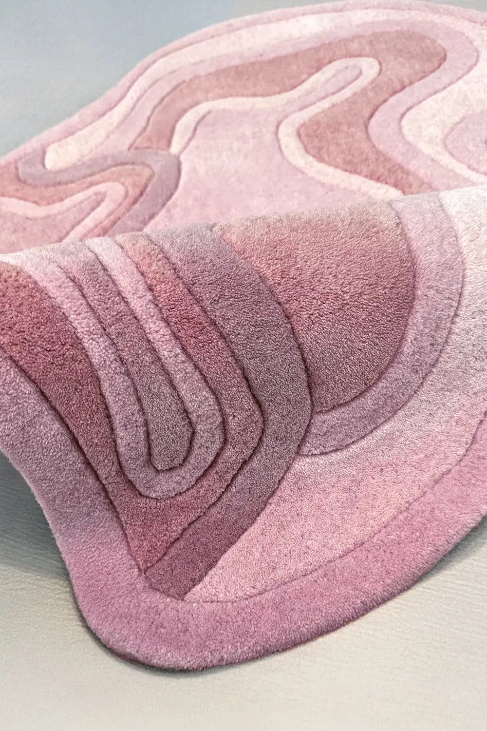 Rolling Tides Organic Shaped Hand Tufted Wool Rug、mySite、gigharbornorthrealestate