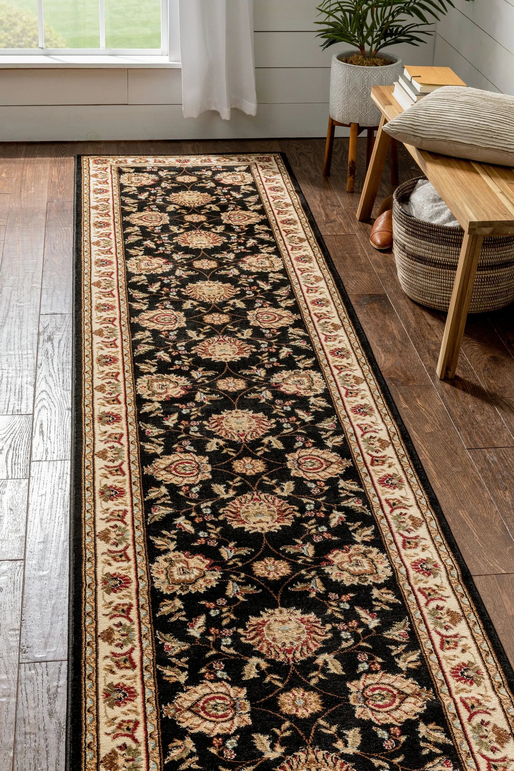 Abbasi Black Traditional Rug、mySite、gigharbornorthrealestate