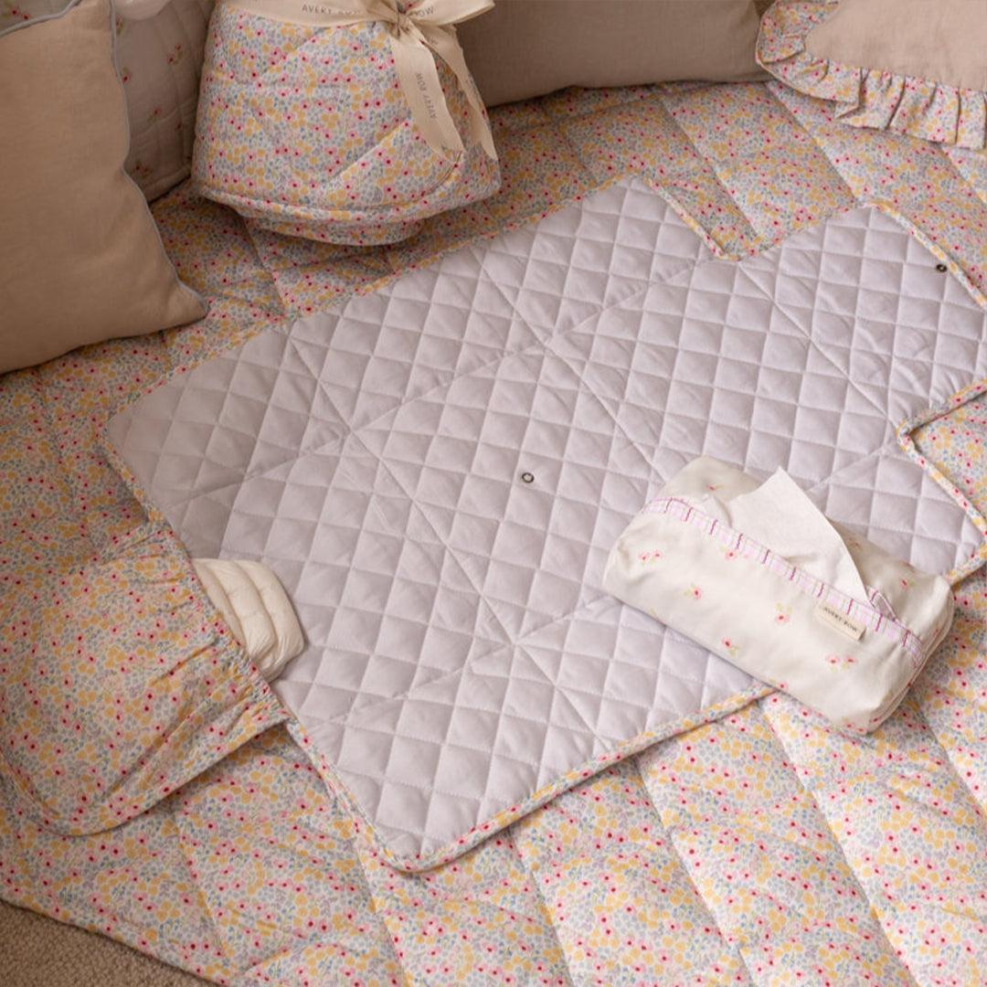  Avery Row Travel Changing Mat - Wildflower Garden、mySite、merchandisen