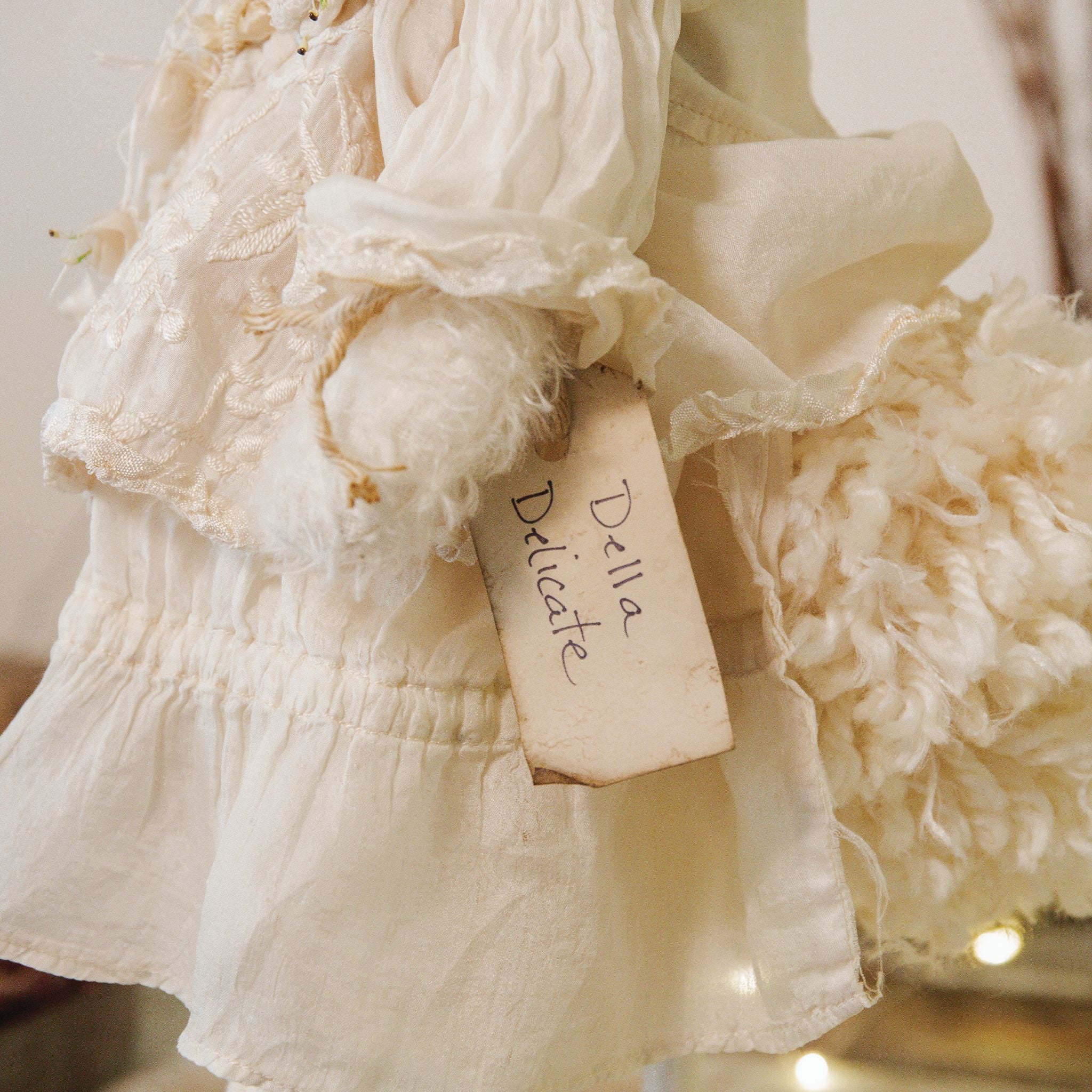 RETIRED - Hutch Studio - Della Delicate - Hand-Crafted Cream Mohair Bunny、mySite、g9winljtr