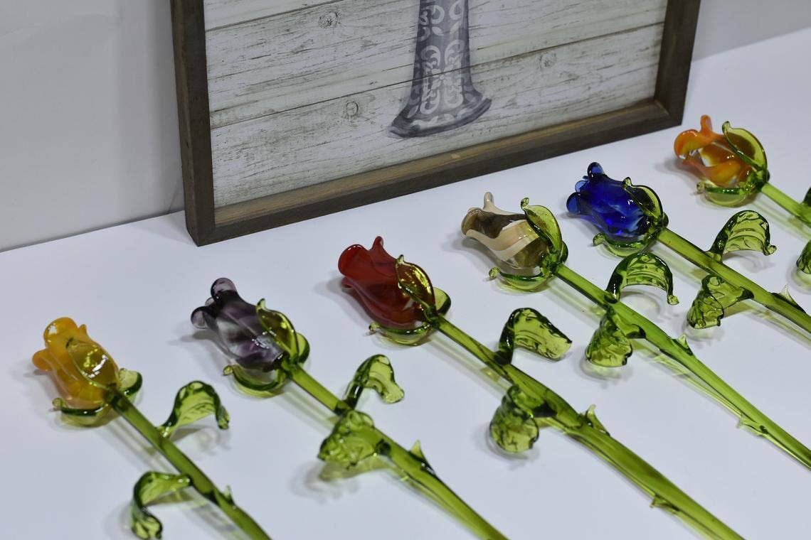 Roses Handblown Glass Rose Buds、mySite、g9winljtr