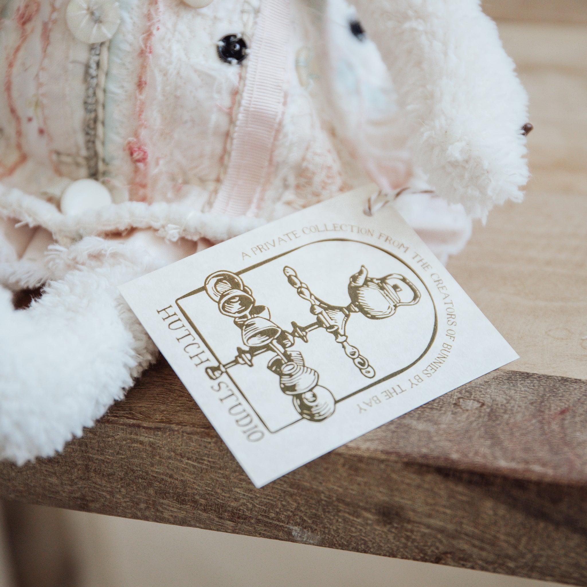 RETIRED - Hutch Studio - Hand Crafted Peachy Jean、mySite、g9winljtr