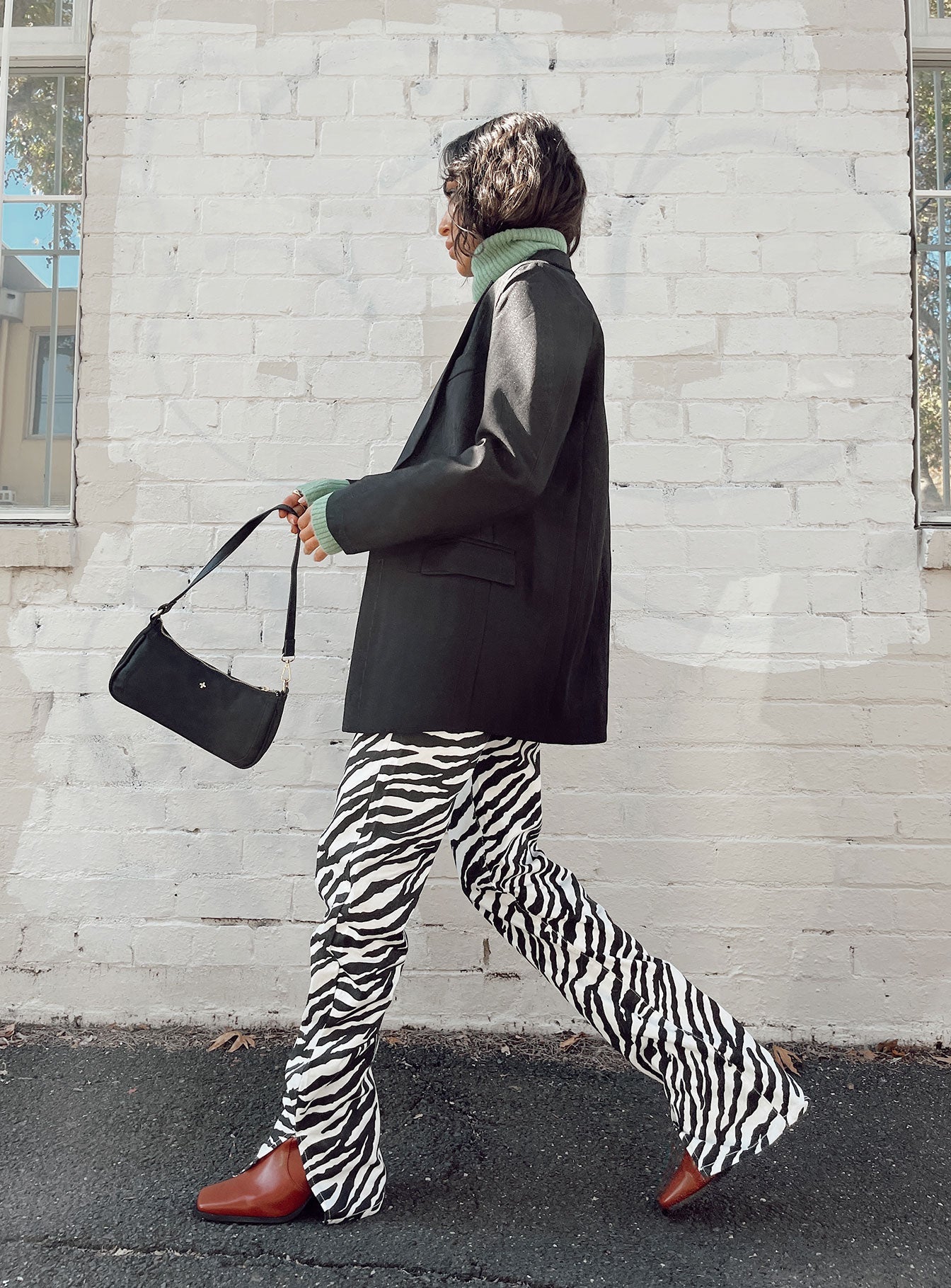 Nessie Blazer Black、mySite、solidvoid