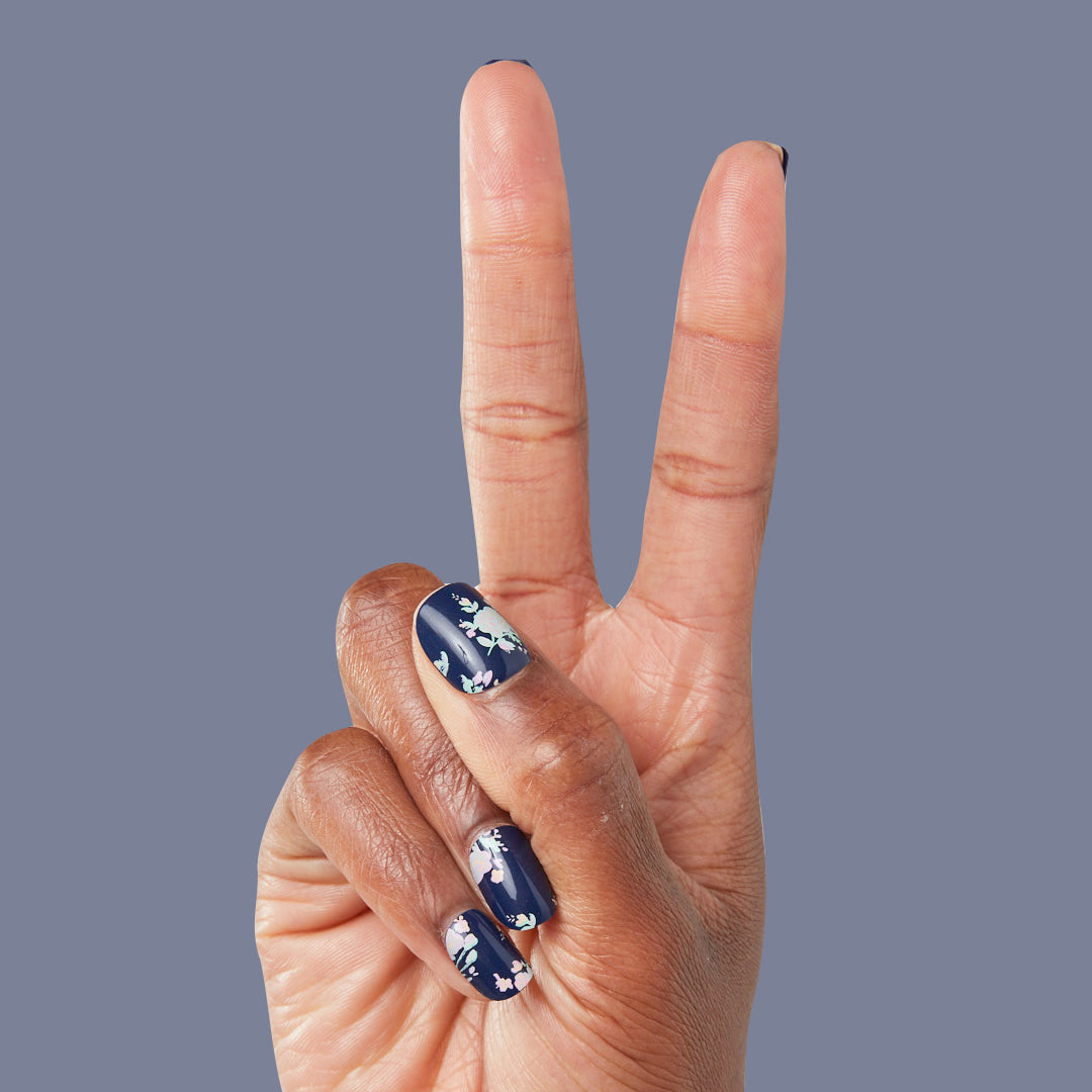 Micro Floral - Press-Ons | Extra Short | Squoval、mySite、solidvoid