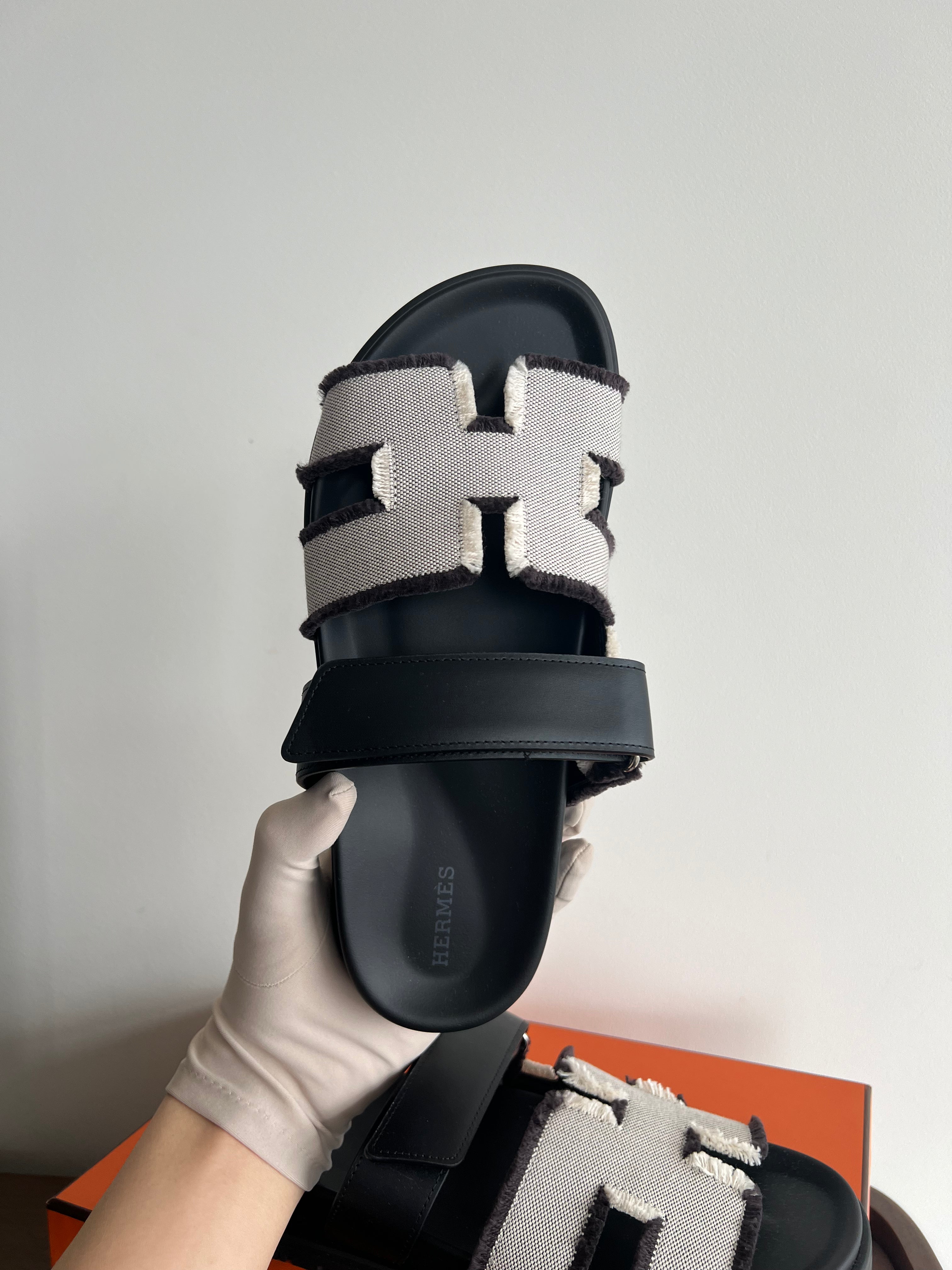 Hermès Chypre Sandals (Prunoir/Noir)、mySite、garminoutage.com