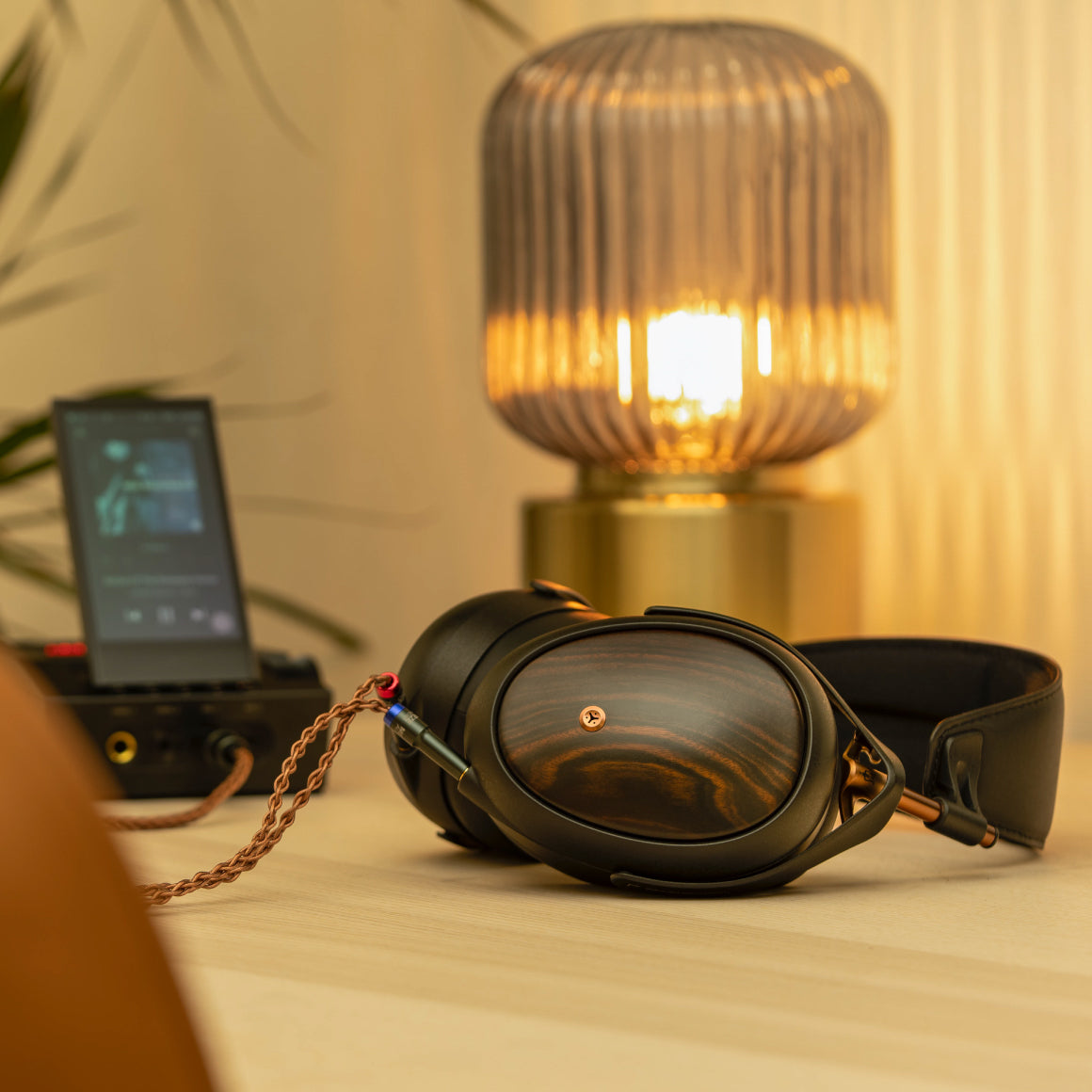  Meze - LIRIC II、mySite、merchandisen