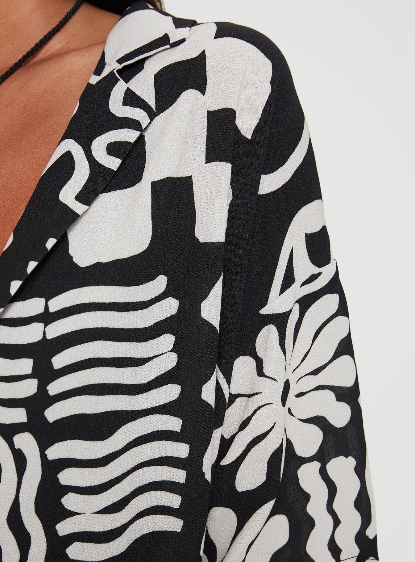 Caraliia Shirt Black / Cream、mySite、solidvoid