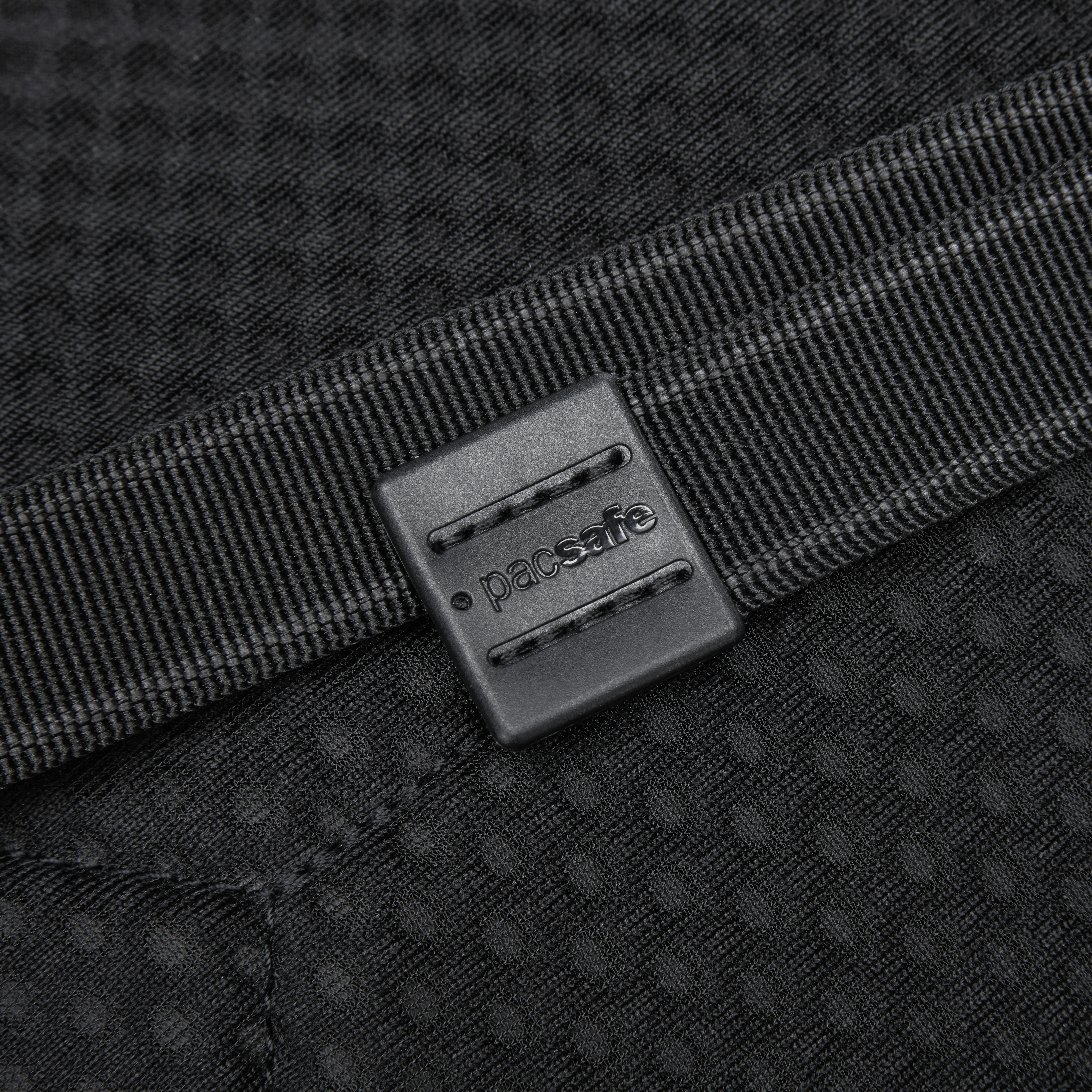 Pacsafe® V Tech anti-theft sling pack、mySite、garagedoors4me