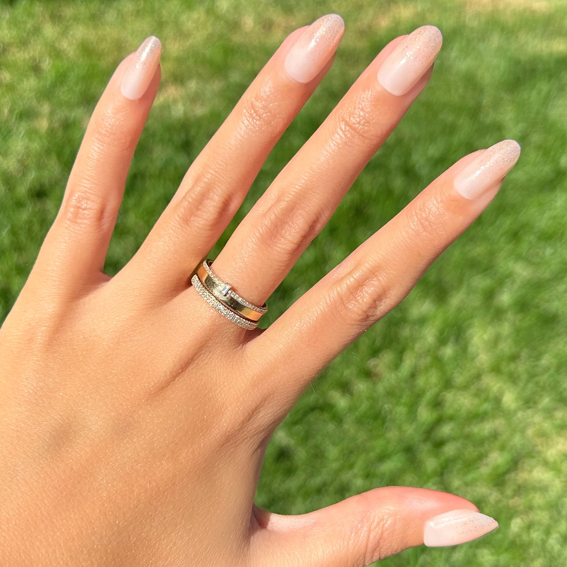 Pink Glitter Gradient - Press-On | Medium | Oval、mySite、solidvoid