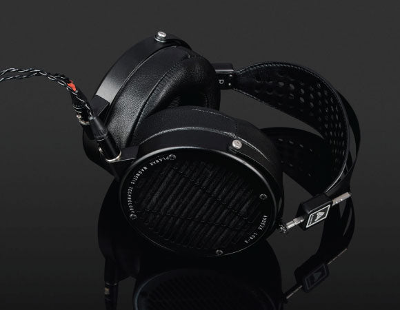 Headphone-Zone-Audeze-LCD-X-_Music-Creator-Special