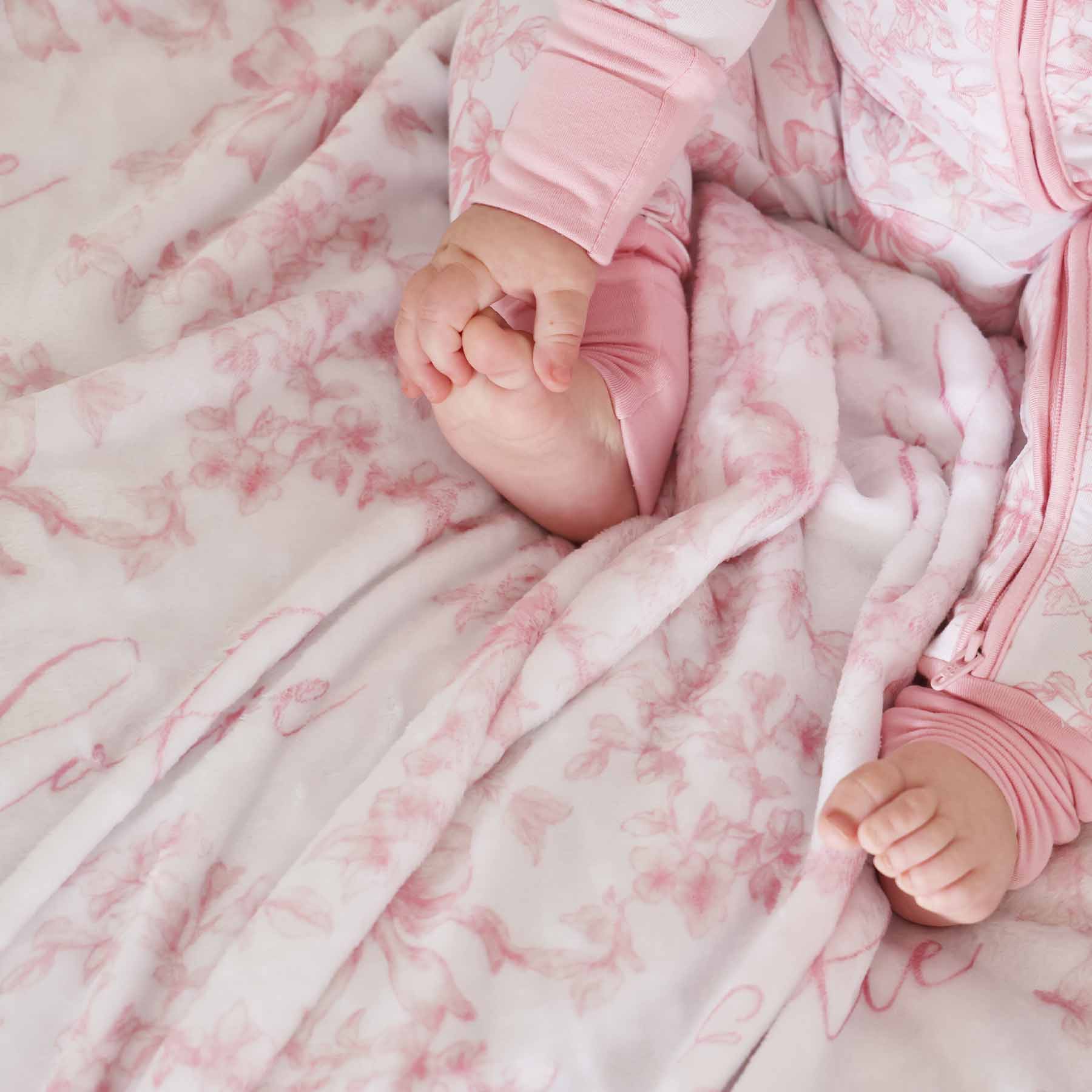  Fancy Frills Personalized Kids Blanket、mySite、layawaytickets