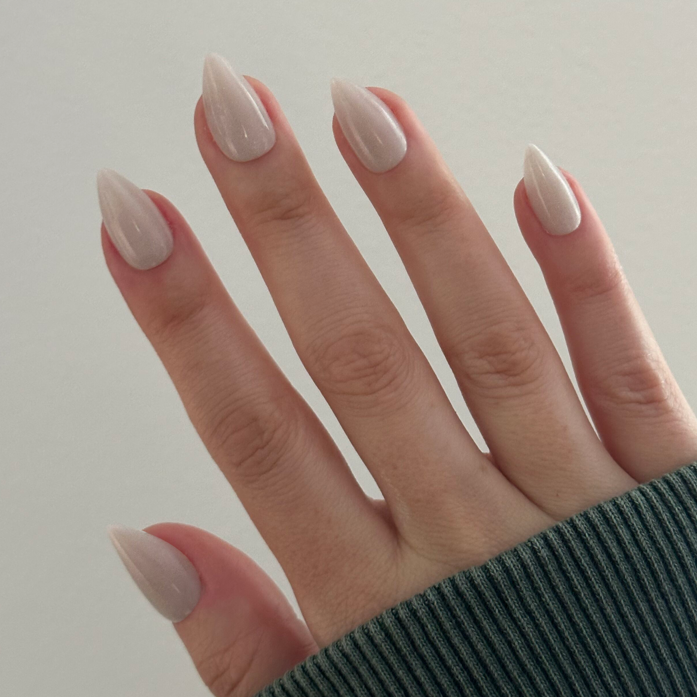 Neutral Iridescent Velvet - Press-On | Medium | Stiletto、mySite、solidvoid