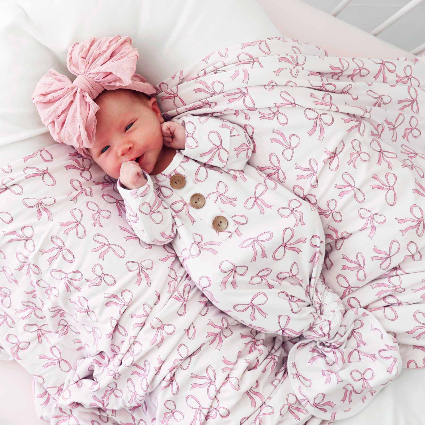  Blushing Bows Newborn Baby Knot Gown & Hat Set、mySite、layawaytickets