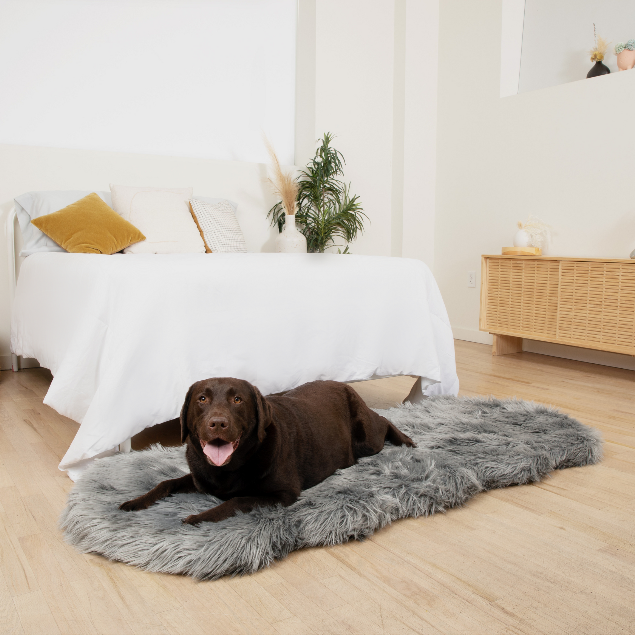 PupRug™ Runner Faux Fur Memory Foam Dog Bed - Charcoal Grey、mySite、solidvoid