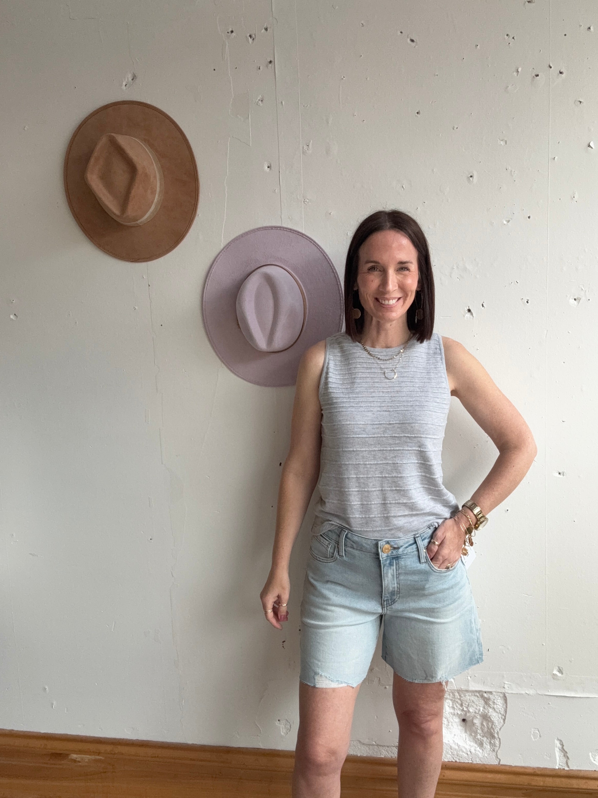 Kut From The Kloth Hailey Light Wash 6” Inseam Shorts、mySite、garagedoors4me