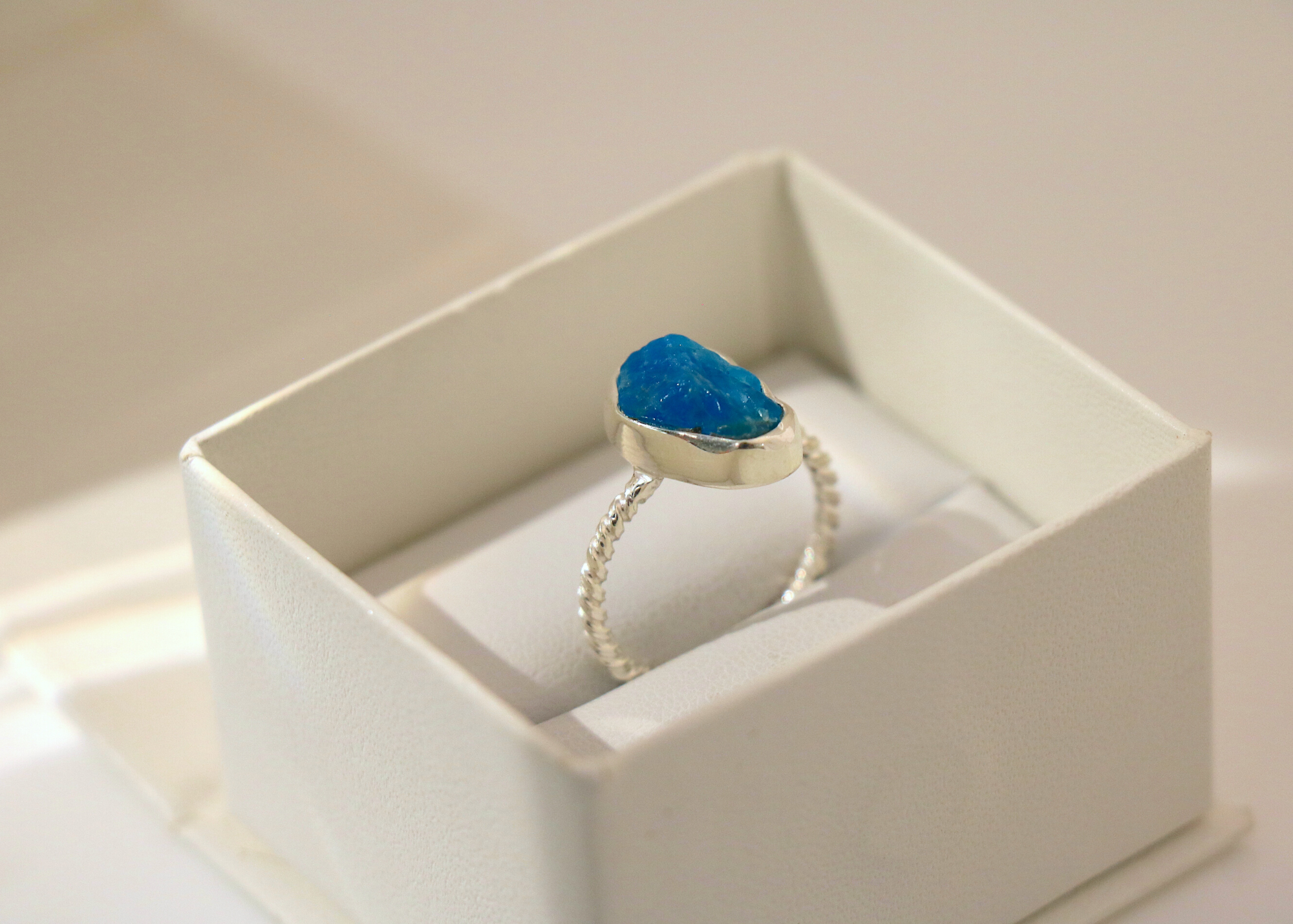 Raw Apatite Ring (Sterling Silver)、mySite、topwebapps