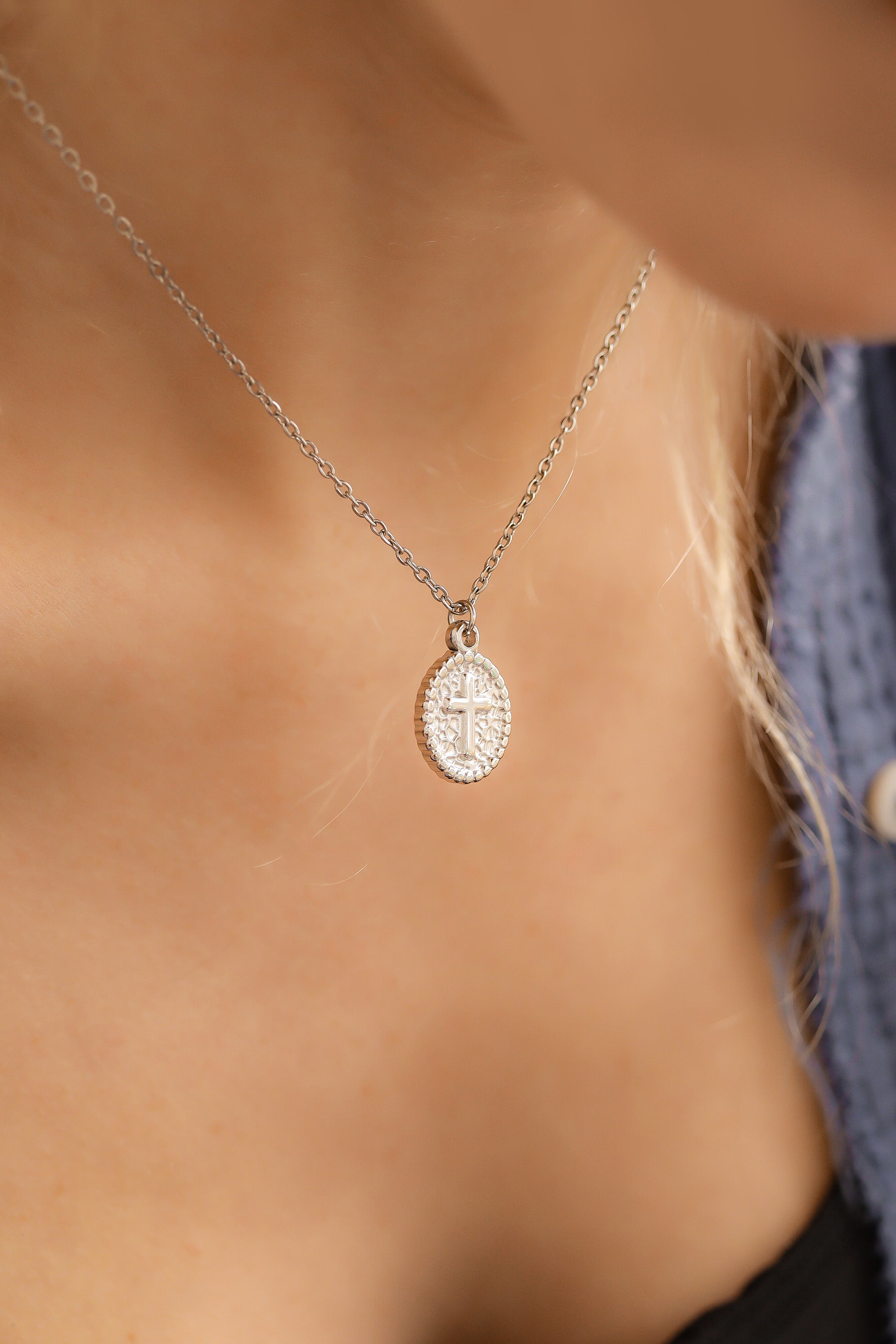 18K Gold PVD Stainless Steel Textured Medallion Cross Charm / PDL0115、mySite、dreamappss