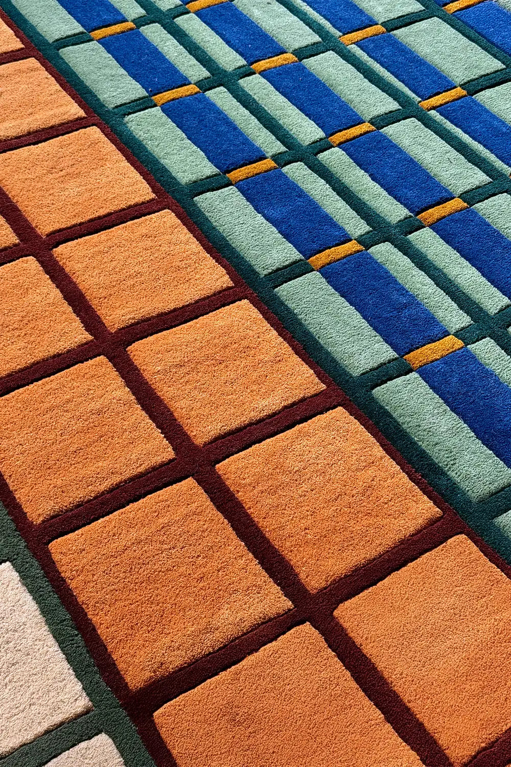 Mid-Century Multicolor Grid Tufted Wool Rug、mySite、gigharbornorthrealestate