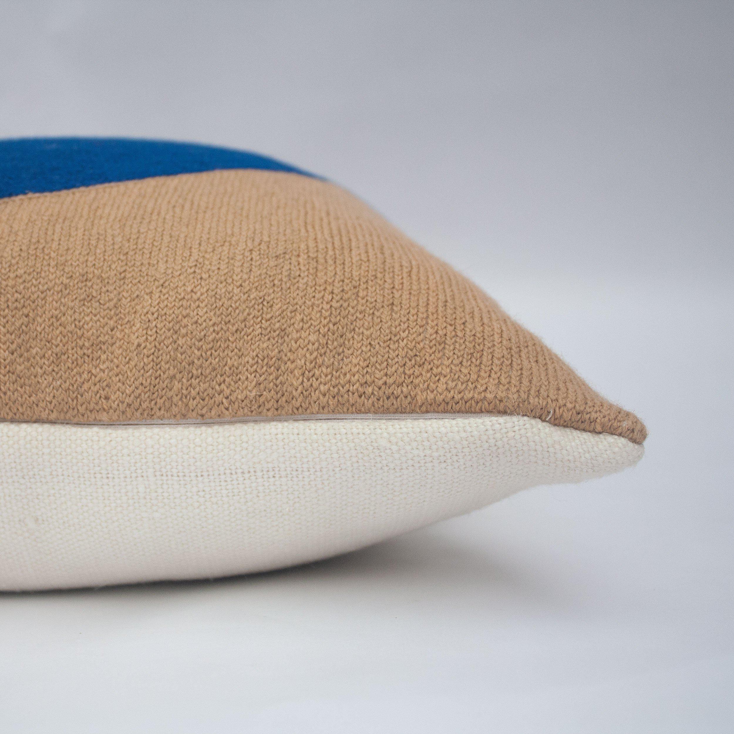 Marianne Circle Pillow Blue、mySite、gigharbornorthrealestate