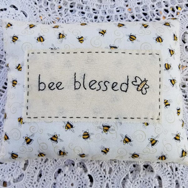 Bee Blessed Decorative Throw Pillow Hand Made in the USA、mySite、g9winljtr
