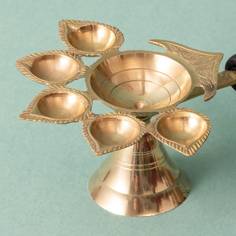 Brass Pooja Diya Stand | Golden、mySite、camillekostekn