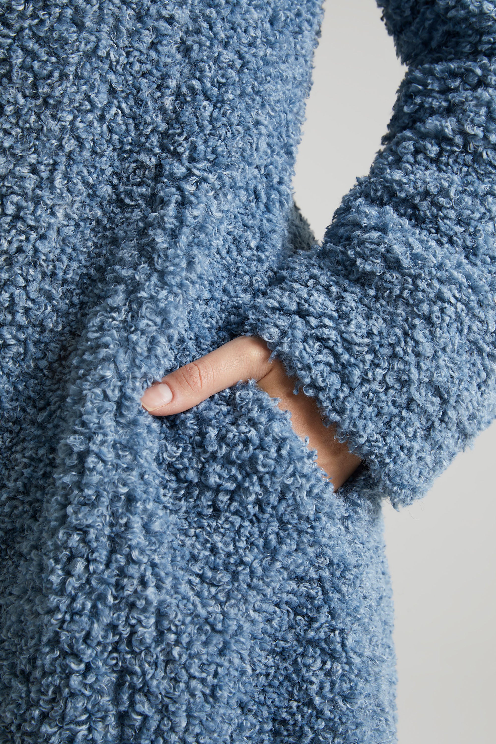 Long Shearling Coat in Blue、mySite、solidvoid