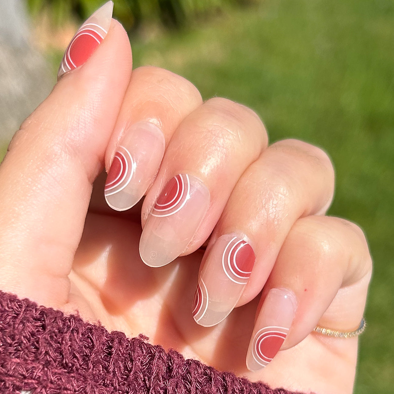 Layered Circles - Press-On | Medium | Oval、mySite、solidvoid