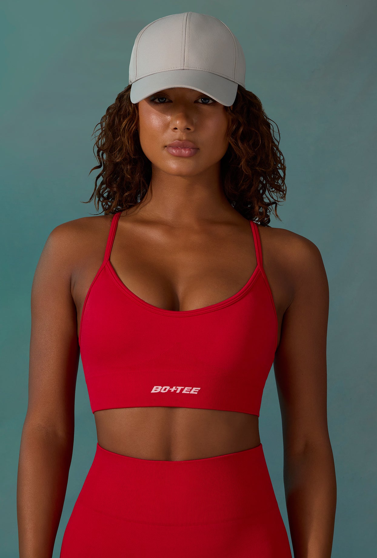 Super Sculpt Scoop Neck Sports Bra in Tango Red、mySite、solidvoid