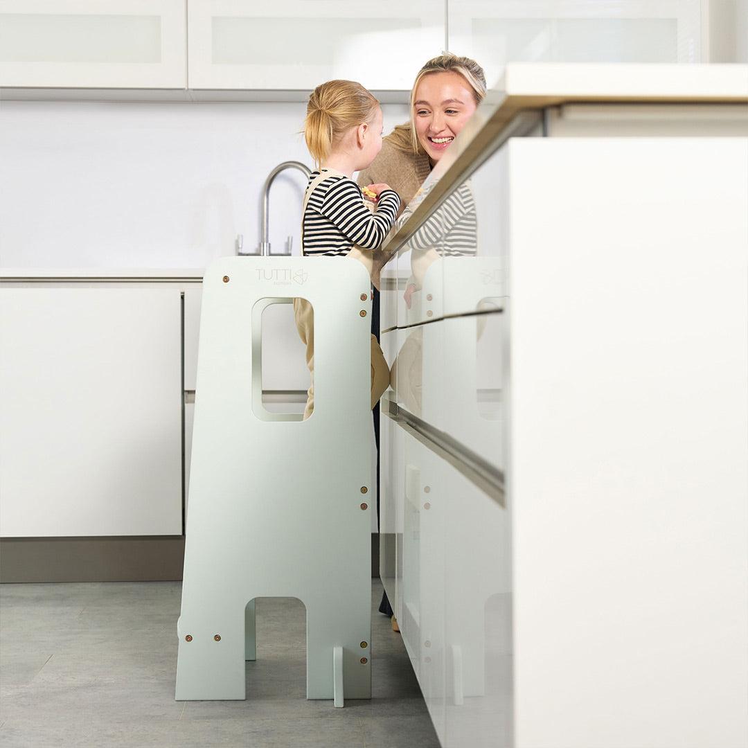  Tutti Bambini Helping Hands Montessori Toddler Learning Tower - Sea Mist、mySite、merchandisen