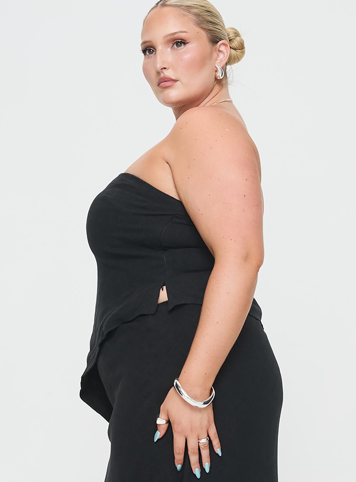 Birdie Asymmetric Linen Blend Top Black Curve、mySite、solidvoid