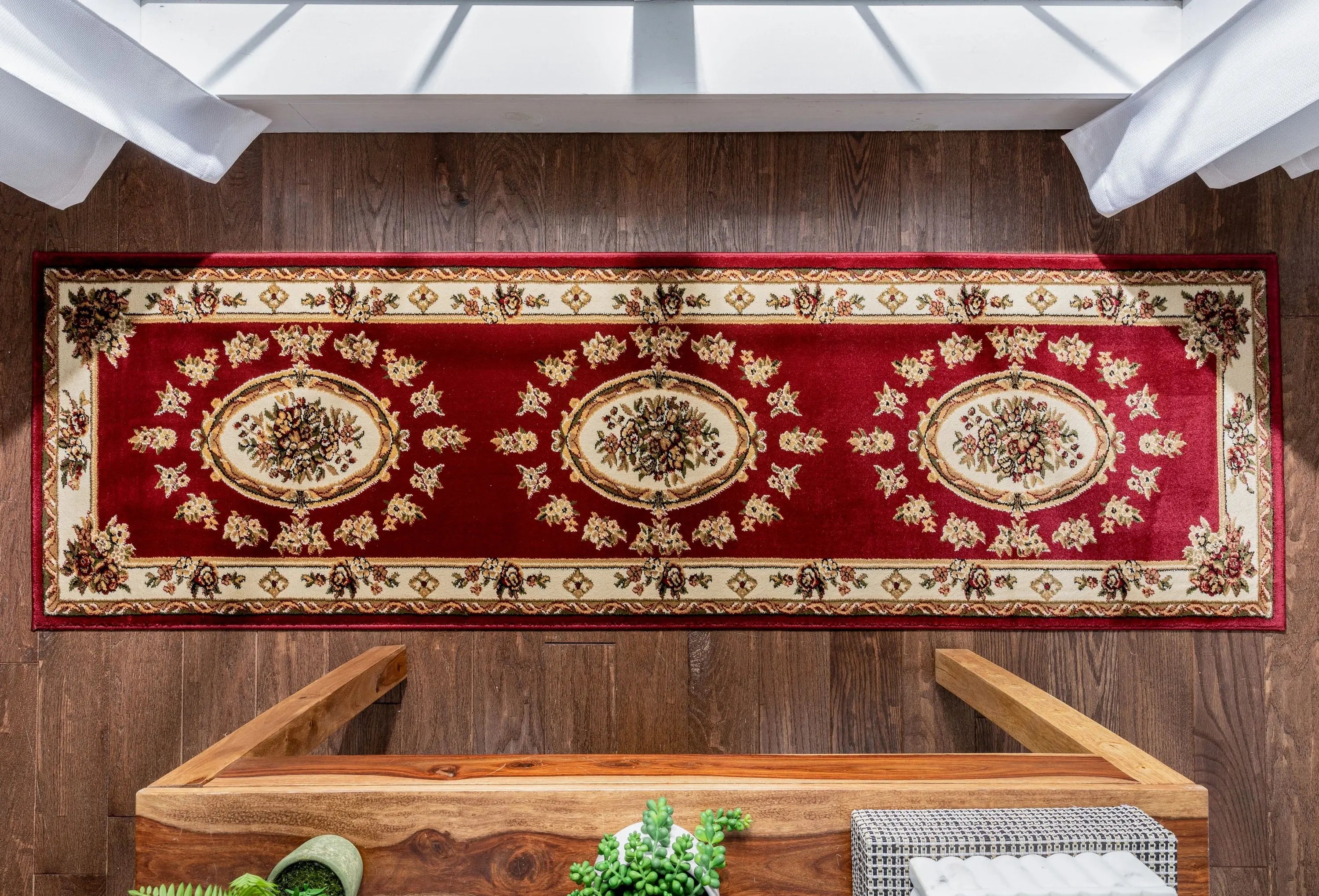 Le Petit Palais Red Traditional Rug、mySite、gigharbornorthrealestate