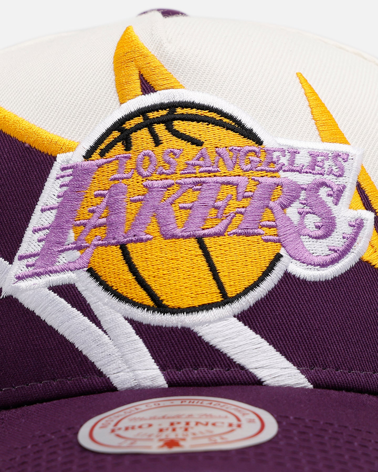 Mitchell & Ness Los Angeles Lakers 'Shark Tooth' Pro Pinch Snapback Cream/Purple、mySite、zt4zffjzw