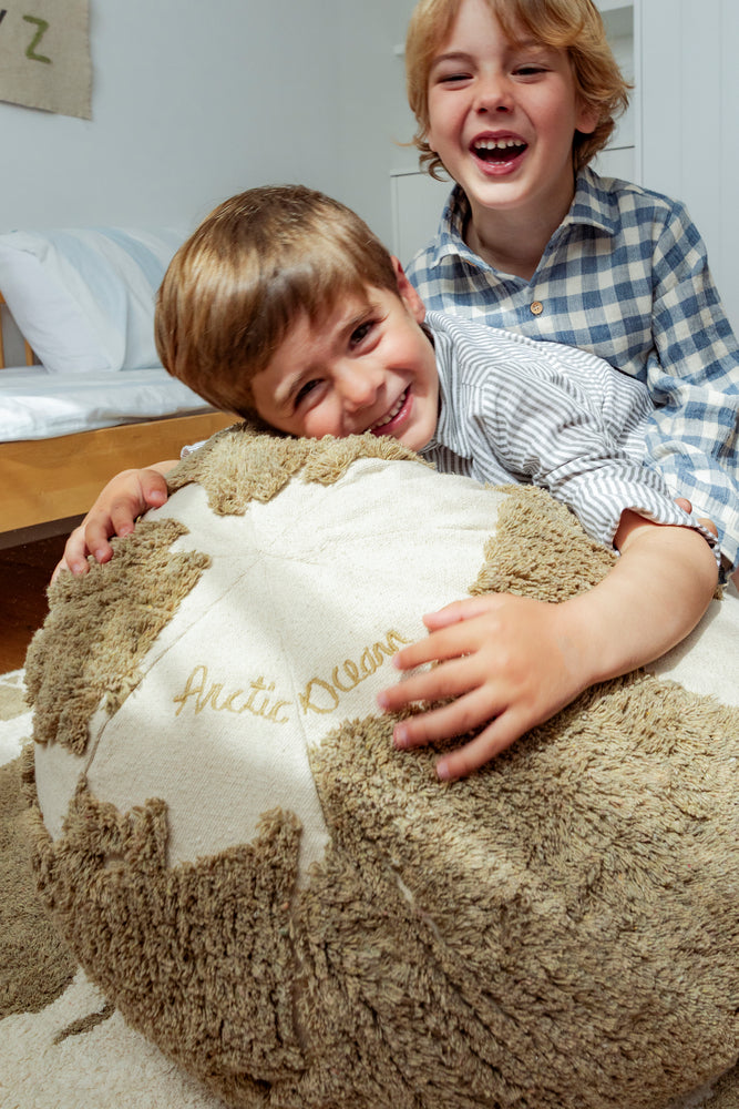 Pouf World Map Rugcycled、mySite、gigharbornorthrealestate