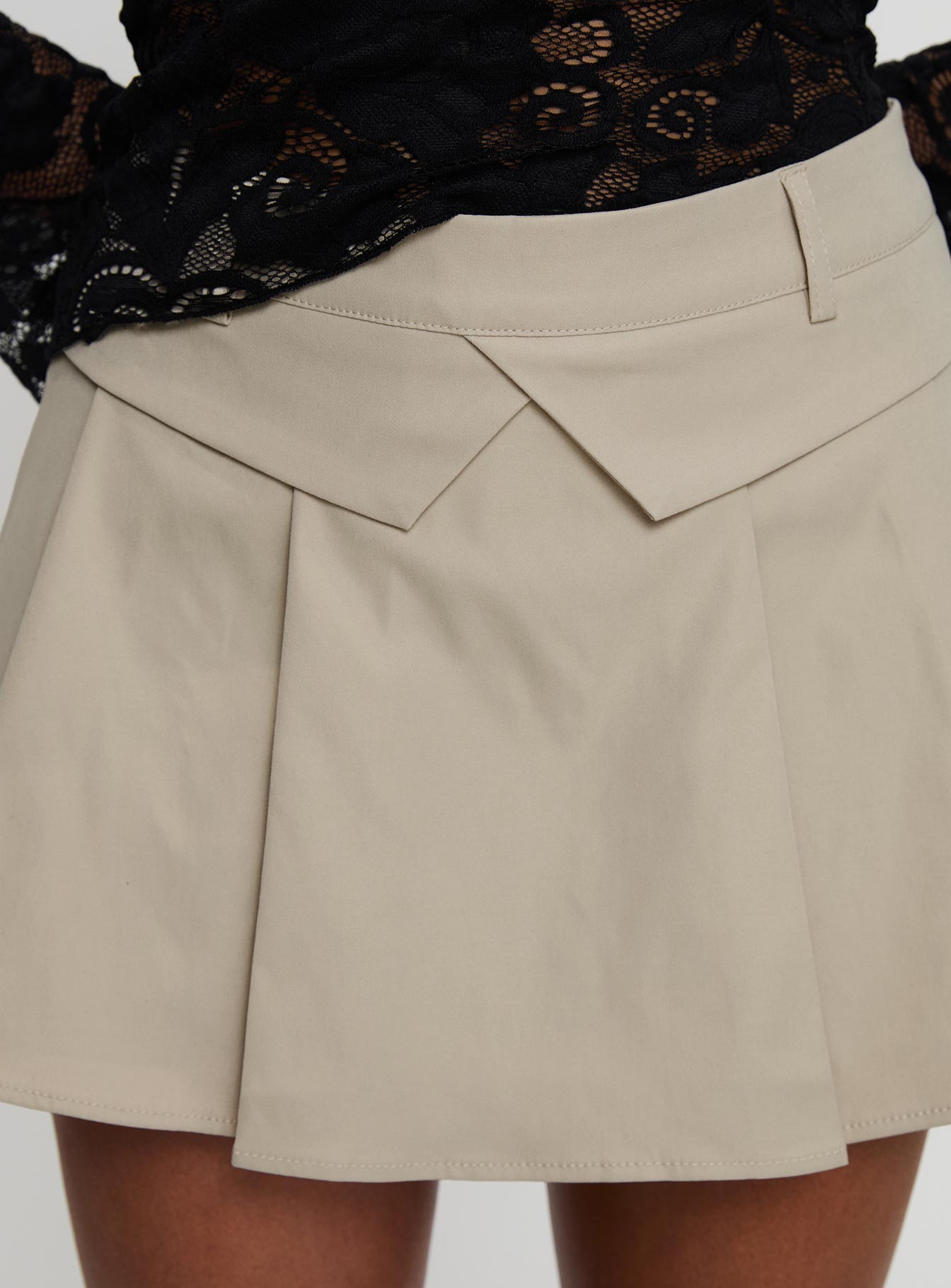 Khaite Pleated Mini Skirt Beige、mySite、solidvoid