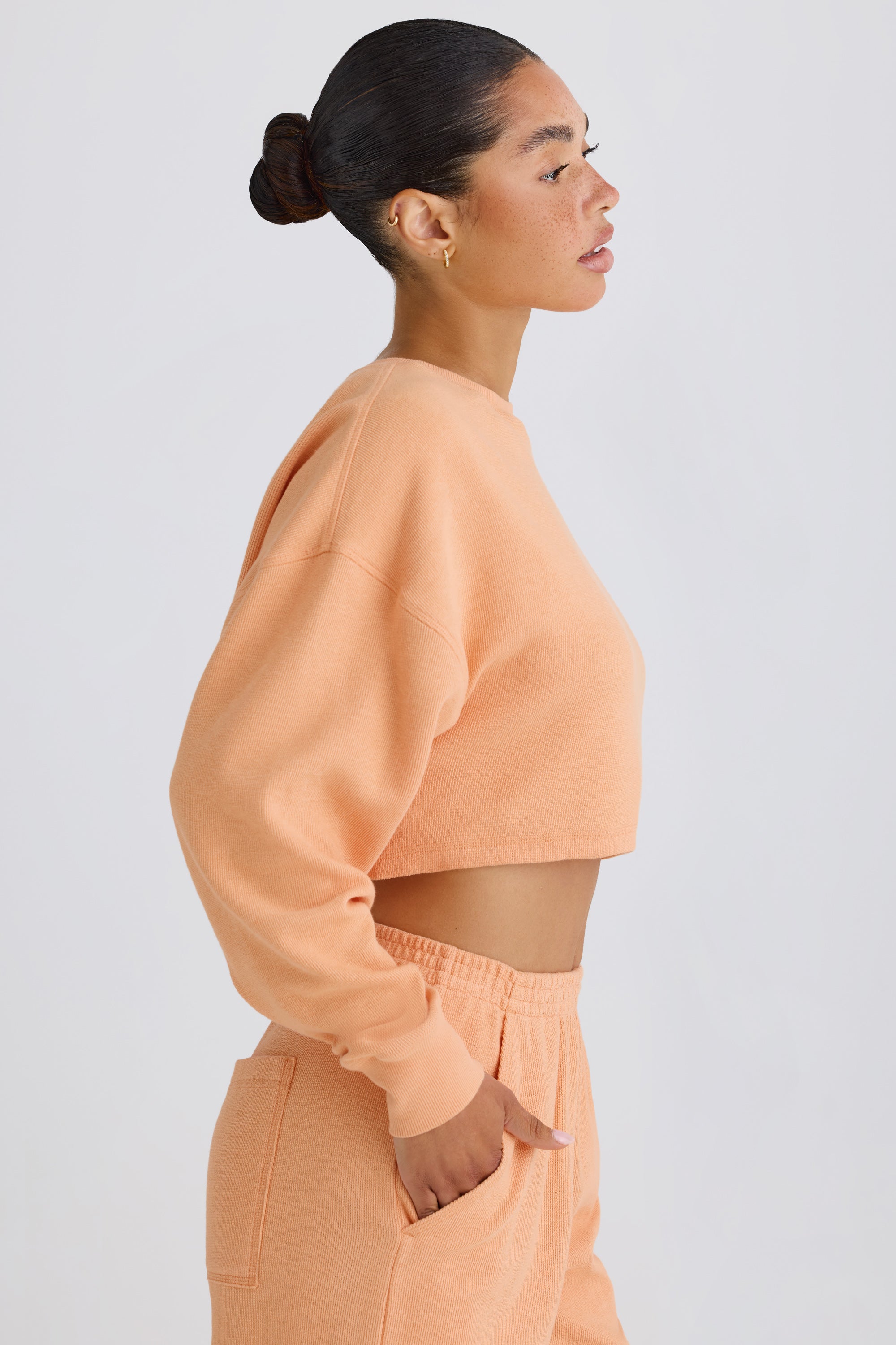 Crew-Neck Open-Back Cropped Sweatshirt in Peach、mySite、solidvoid